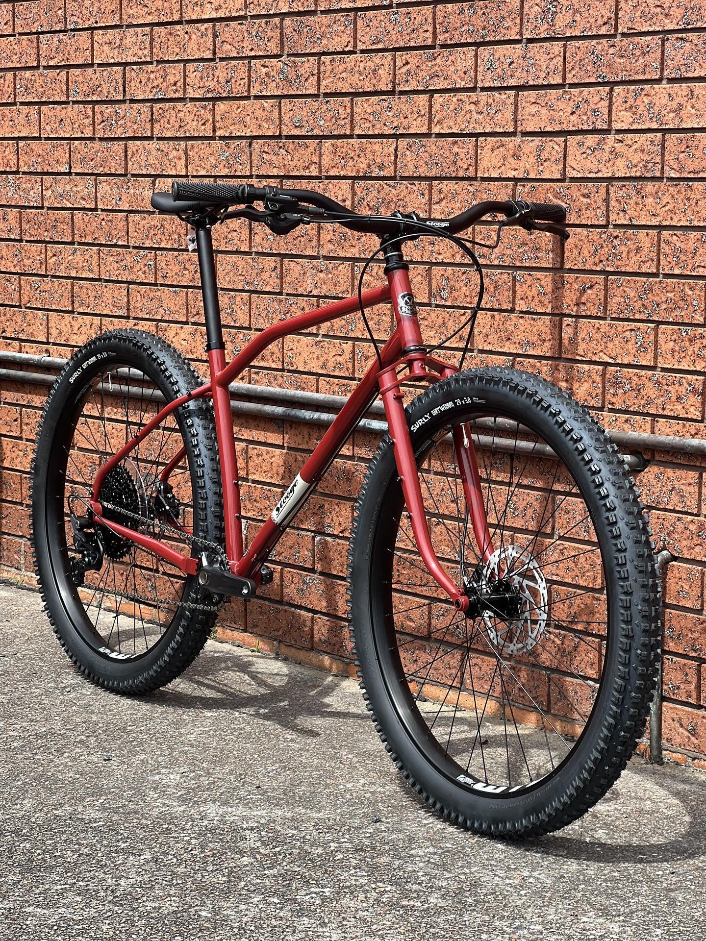 @stoogecycles Dirt Tracker heading down to Victoria to hit some of those southern trails.
#stoogedirttracker #stoogecycles #ghostgumbikes #surlydirtwizards