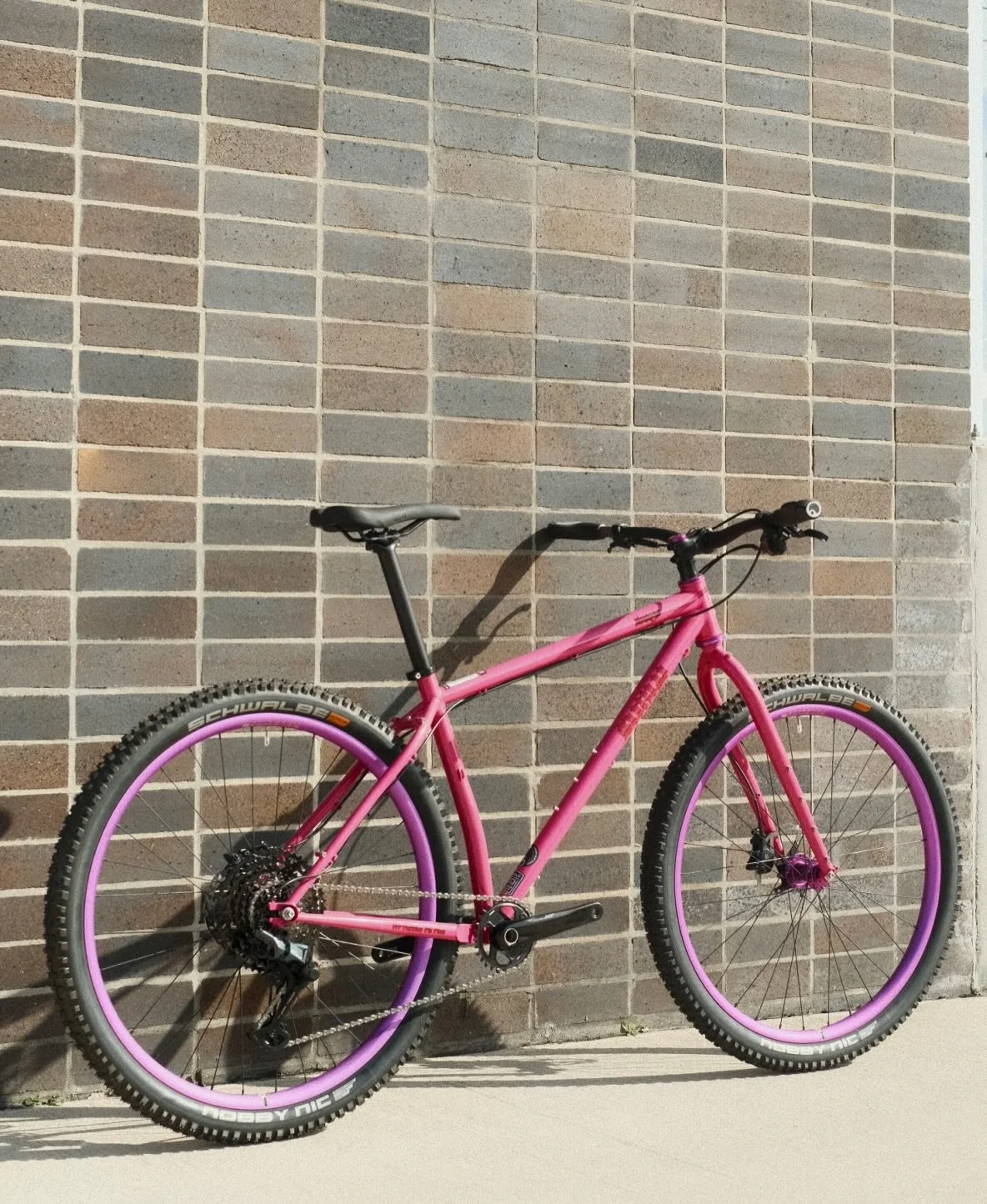 We just put this one together for floor stock, photos just don&rsquo;t do it justice. 
Got the ever reliable @shimanoaustralia XT cranks, SLX Brakes, XT Linkglide 11speed shifter and CUES rear derailleur.
Also some PURPLE bling from @velocityusa and 
