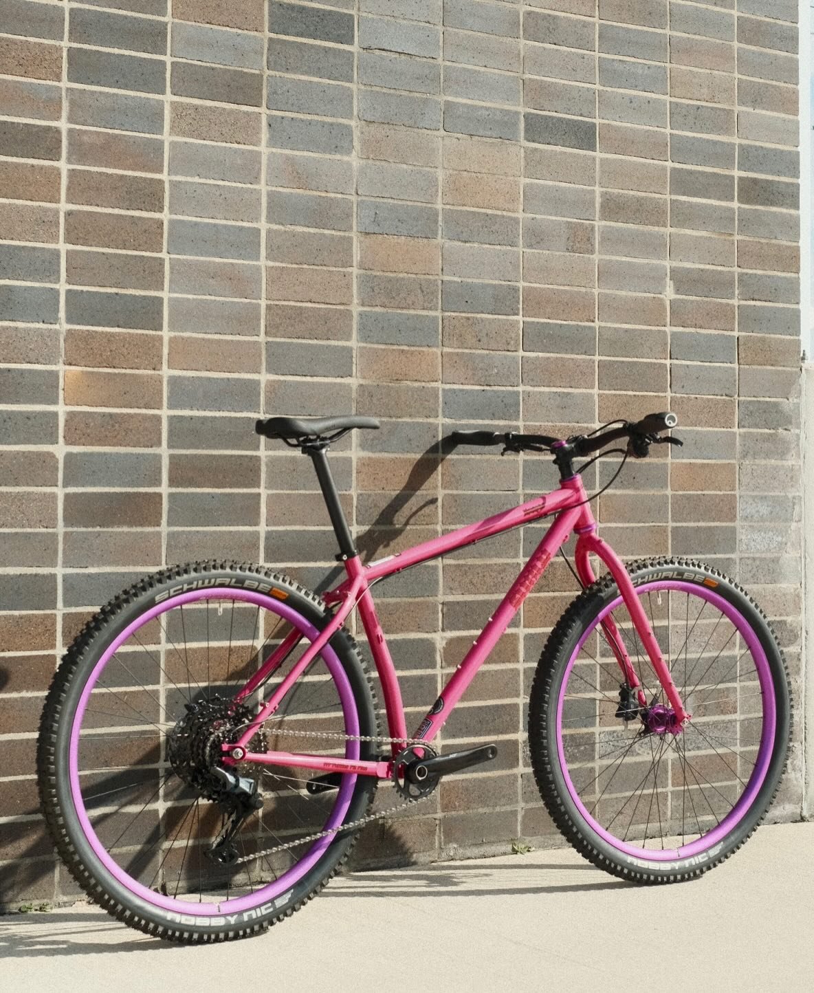 We just put this one together for floor stock, photos just don&rsquo;t do it justice. 
Got the ever reliable @shimanoaustralia XT cranks, SLX Brakes, XT Linkglide 11speed shifter and CUES rear derailleur.
Also some PURPLE bling from @velocityusa and 