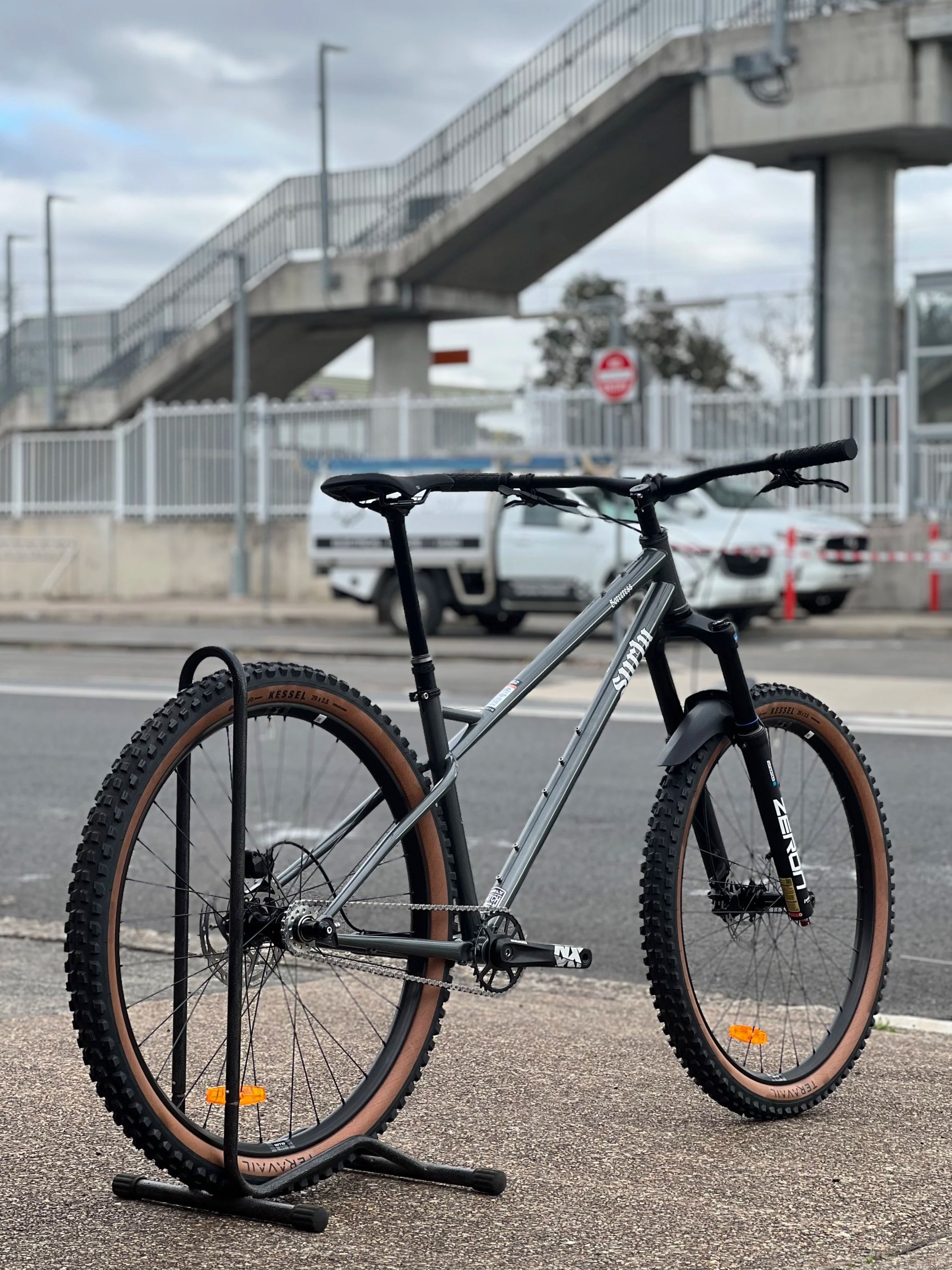 Surly-Sorseress-Single-Speed-Ghost-Gum-Bikes-04.jpg