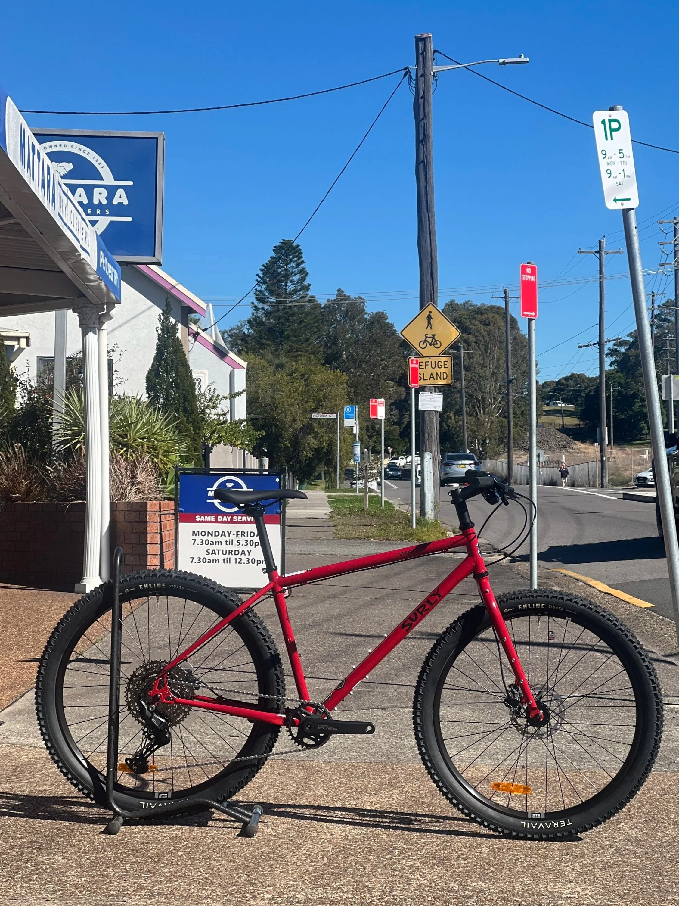 Surly-Bridge-Club-Lingering-Cranbery-Shimano-Cues-Side-1.jpg