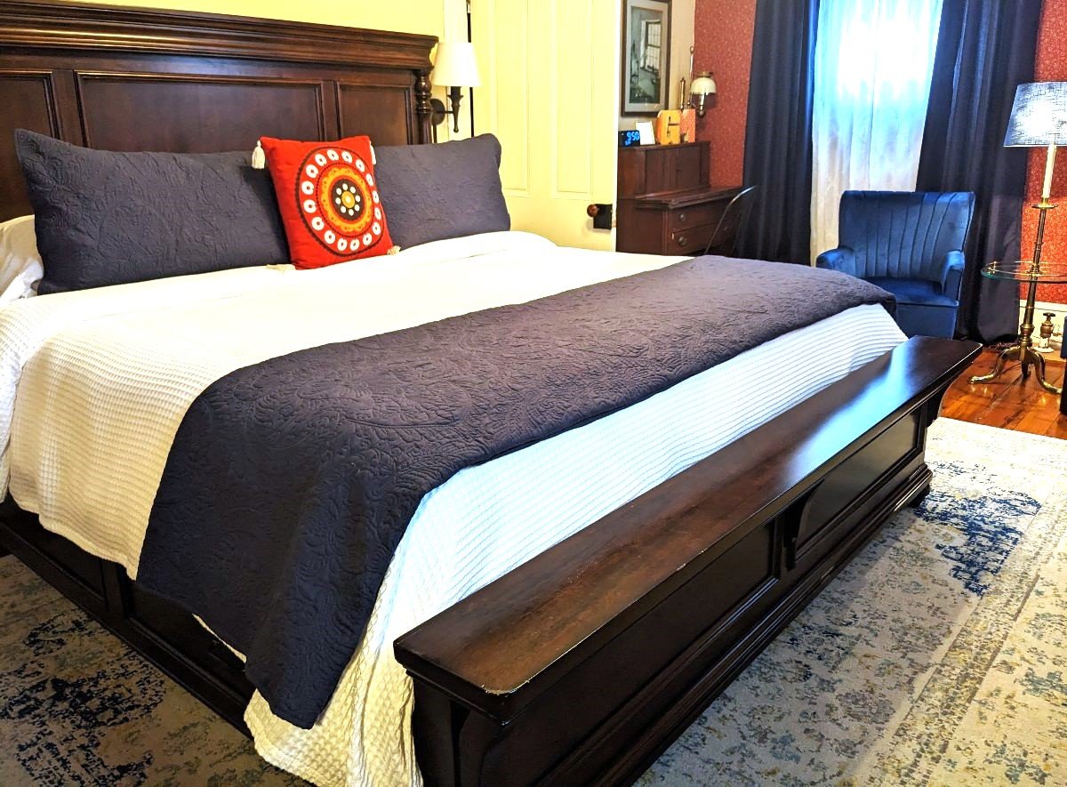 Motter Room (king bed)