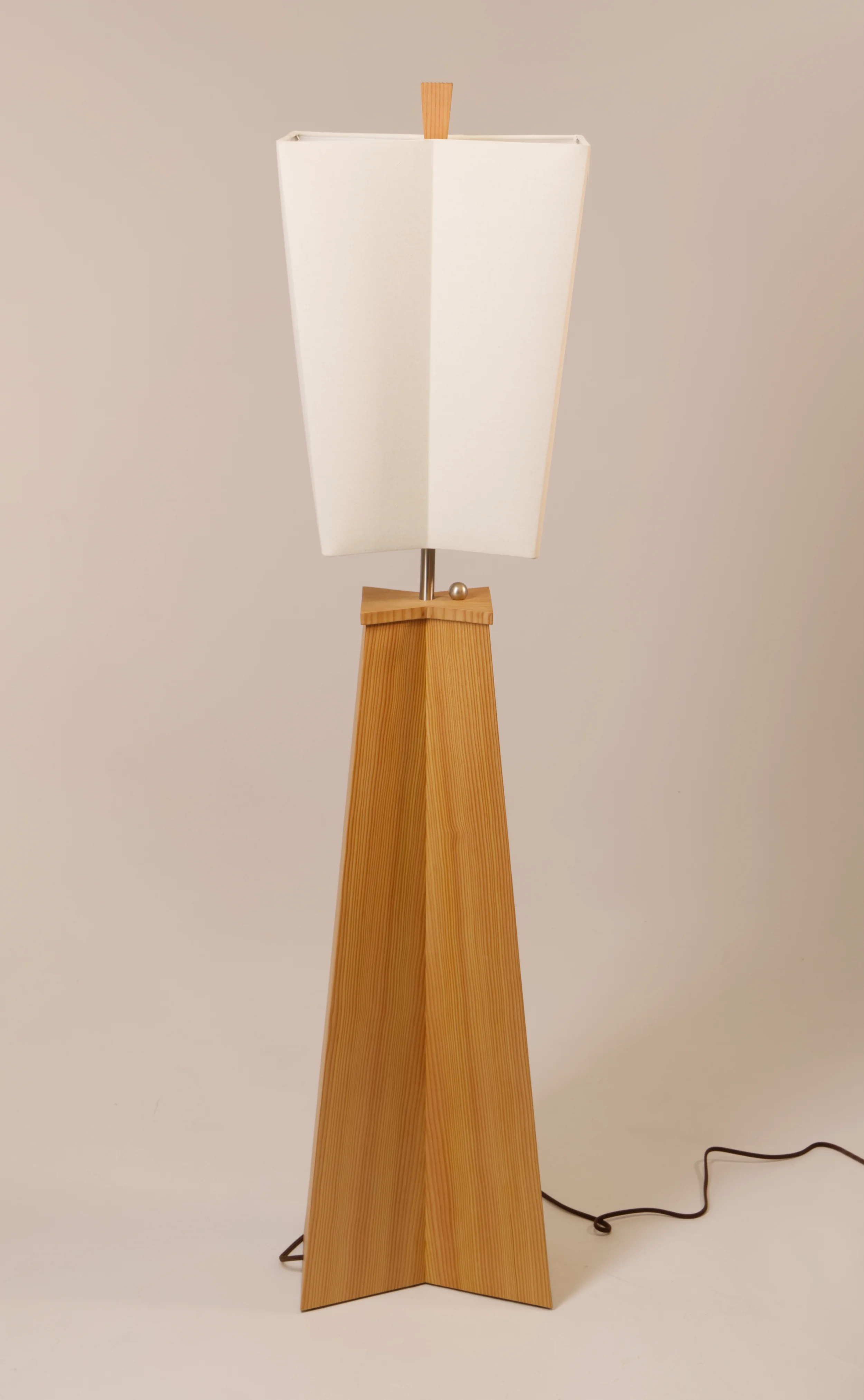 Bowtie Floor Lamp Doug Fir Front.webp
