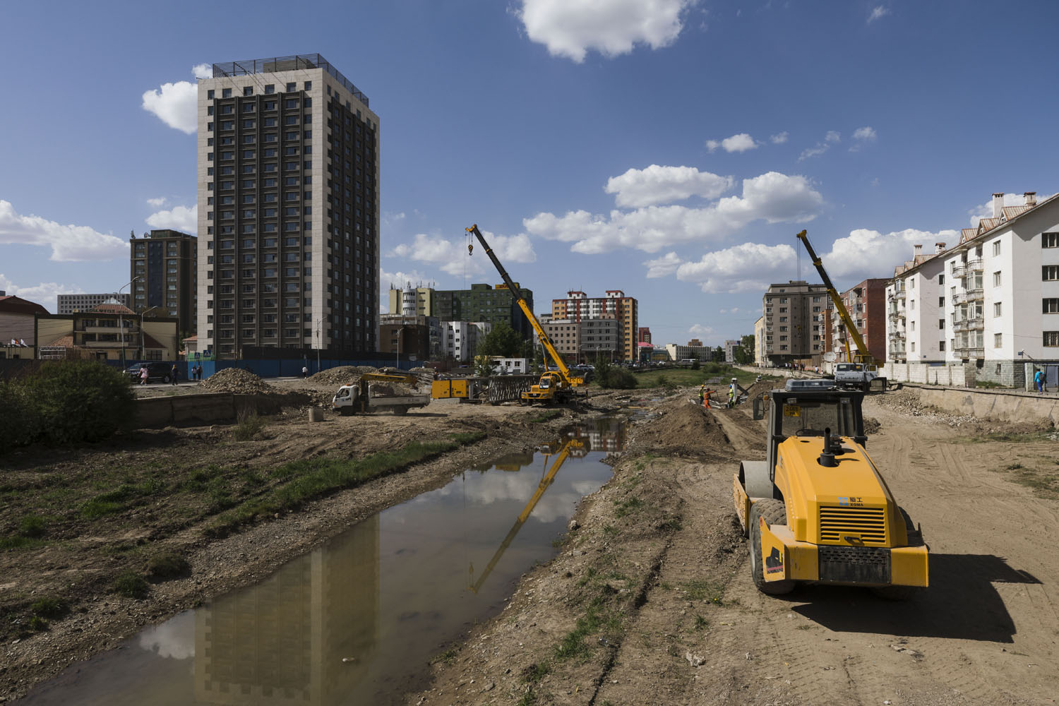 Construction along the Selbe River. Ulaanbaatar, Mongolia. 2018.