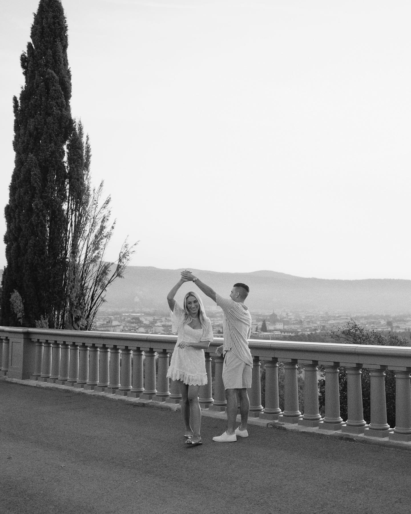 // some vibes from Florence, Italy with the ultra cool Shannon &amp; Nick

#engagementphotographer #engagementphotography #engagement #engagements #couplesession #couple #love #gettingmarried #goingtothechapel #savethedate #engagementshoot #proposal 