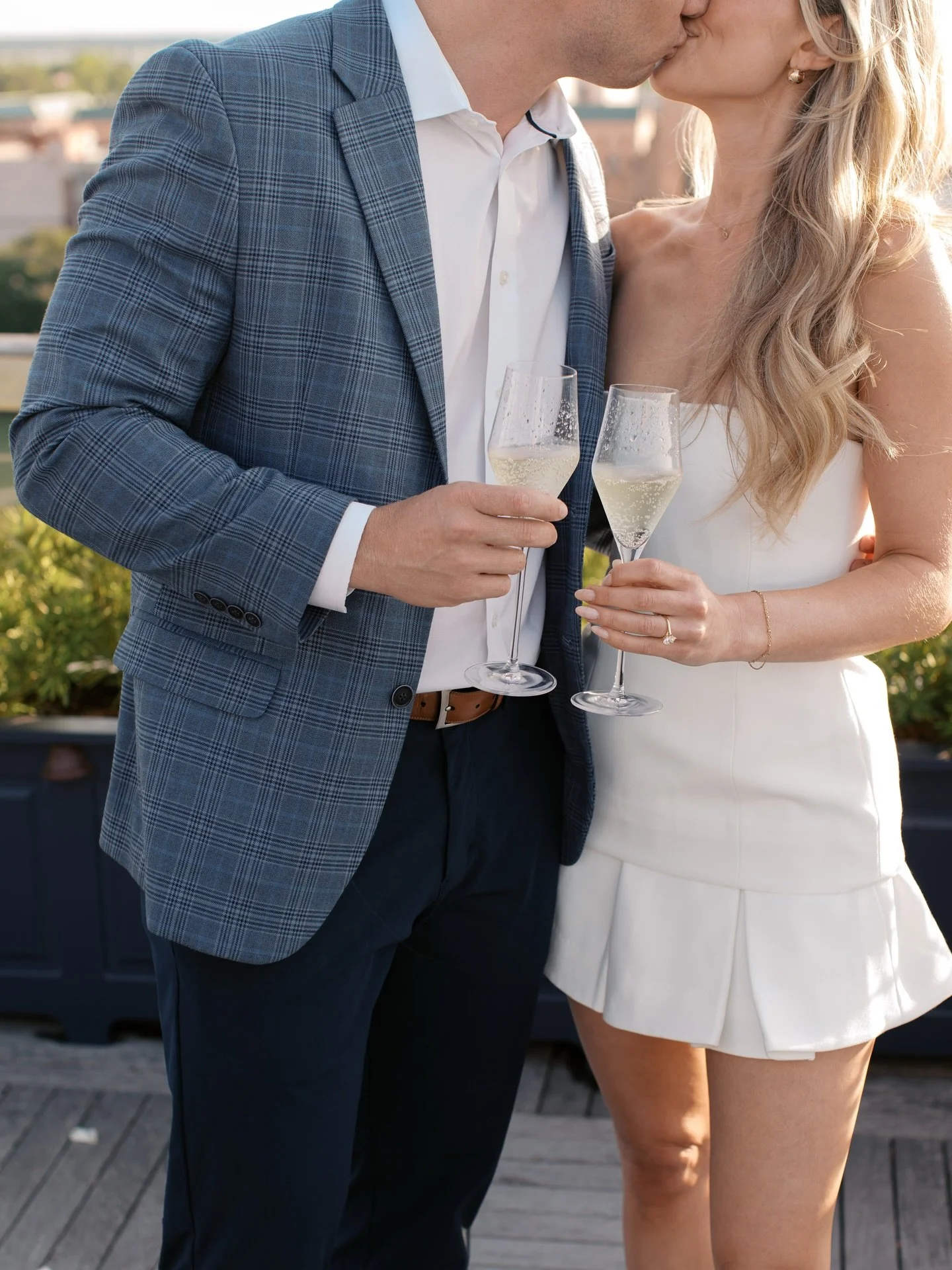 // livin&rsquo; the good life

#charlestonproposal #charlestonweddingphotographer #chswedding #chsweddingphotographer