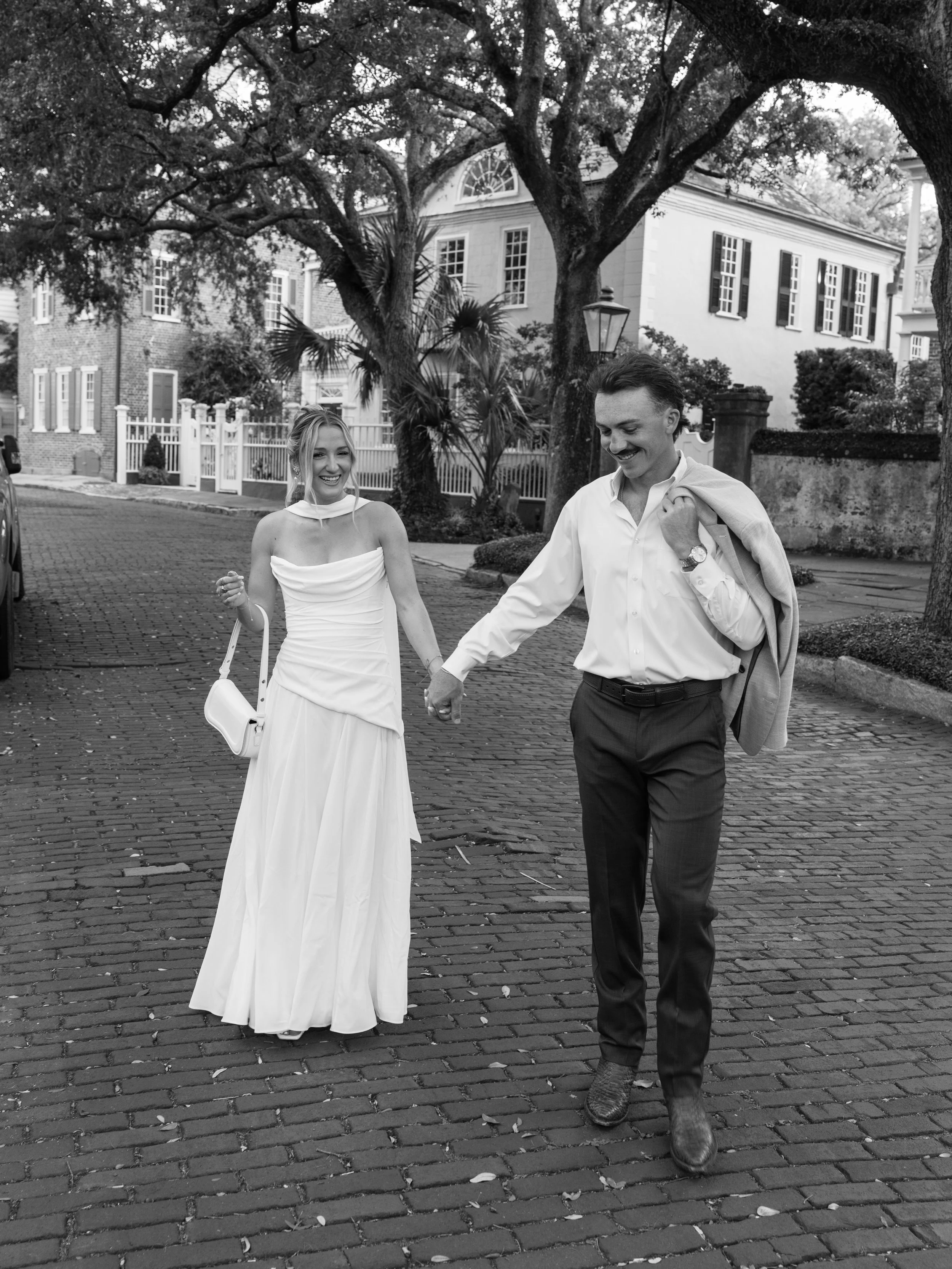 // a little fun, a little serious. Much more to come this super team, Tessa &amp; Nick! 

#charlestonengagementphotographer #charlestonengagement #charlestonphotography #engagementphotographer