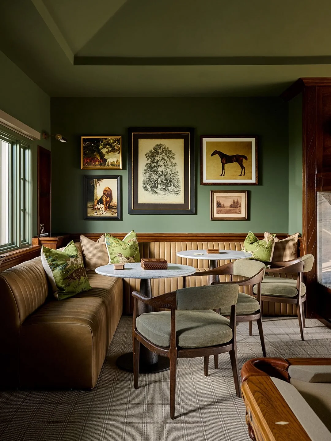 Re entering the world of design today and kicking off this before and after of a spectacular game room that was transformed by paint and few well placed furniture pieces. 
We added art lights above the old gaming alcoves and some new carpet.

📸: @la