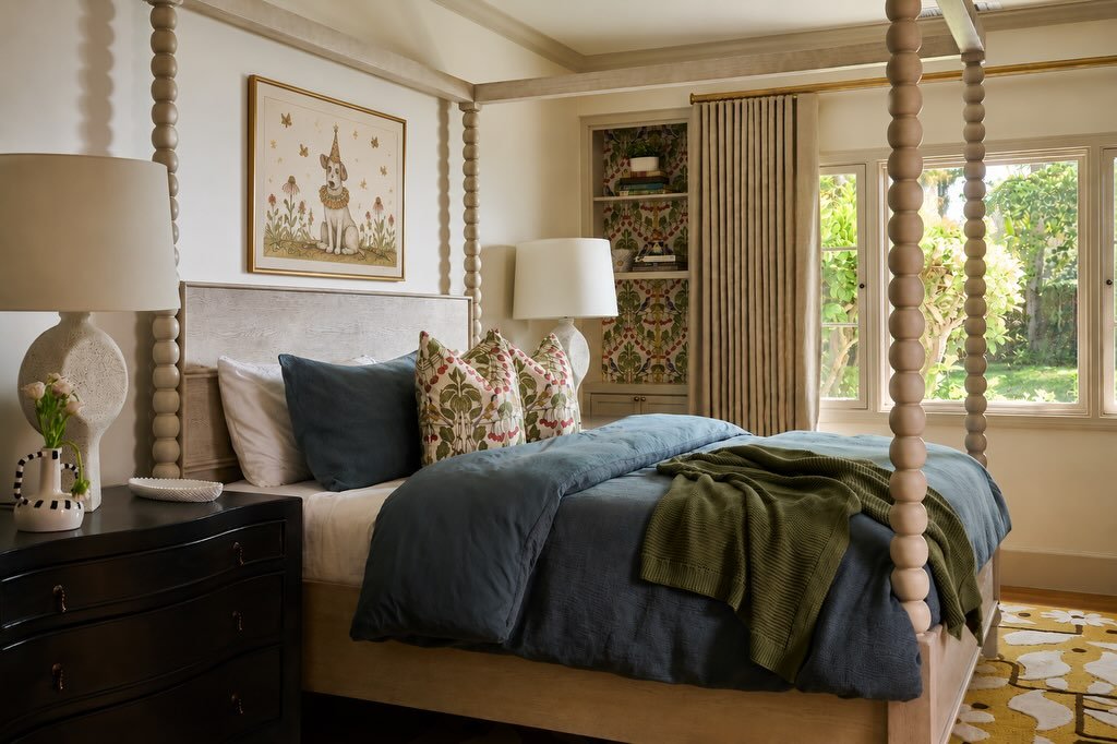 Let&rsquo;s talk about this Before and After and the impact of subtle changes

1. Adding height with a four poster bed
2. Adding draperies 
3. Adding wallpaper behind the shelves
4. Contrasting the wall color on the built ins
5. No more accent wall c