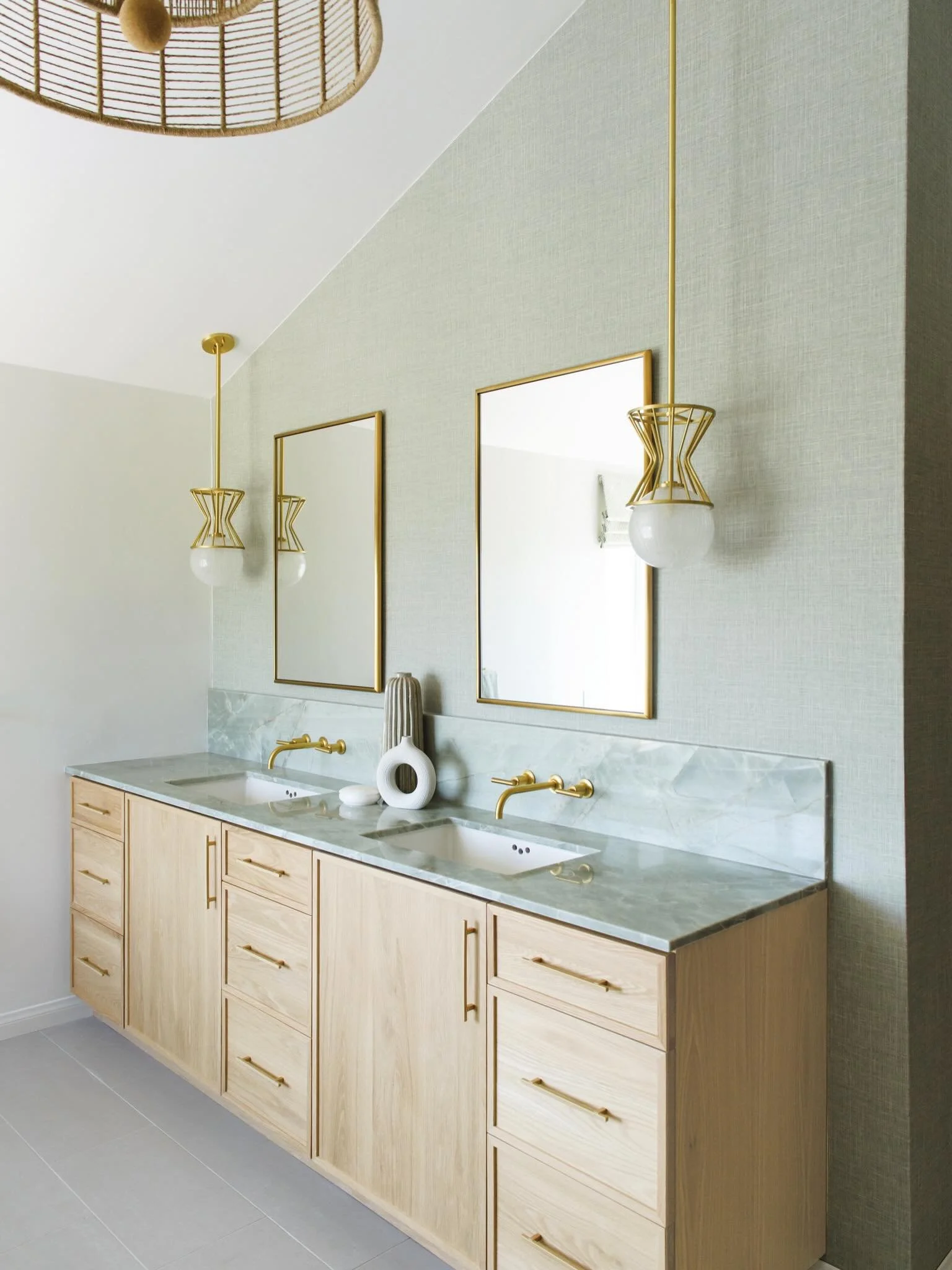 Does timeless exist?

No.

Timeless is a fallacy, just like fashion and low rise jeans, styles will come back but with a adjustment, a tweak or new take. That is the evolution of design. 

Now, there are elements of design that repeat such as a spa l