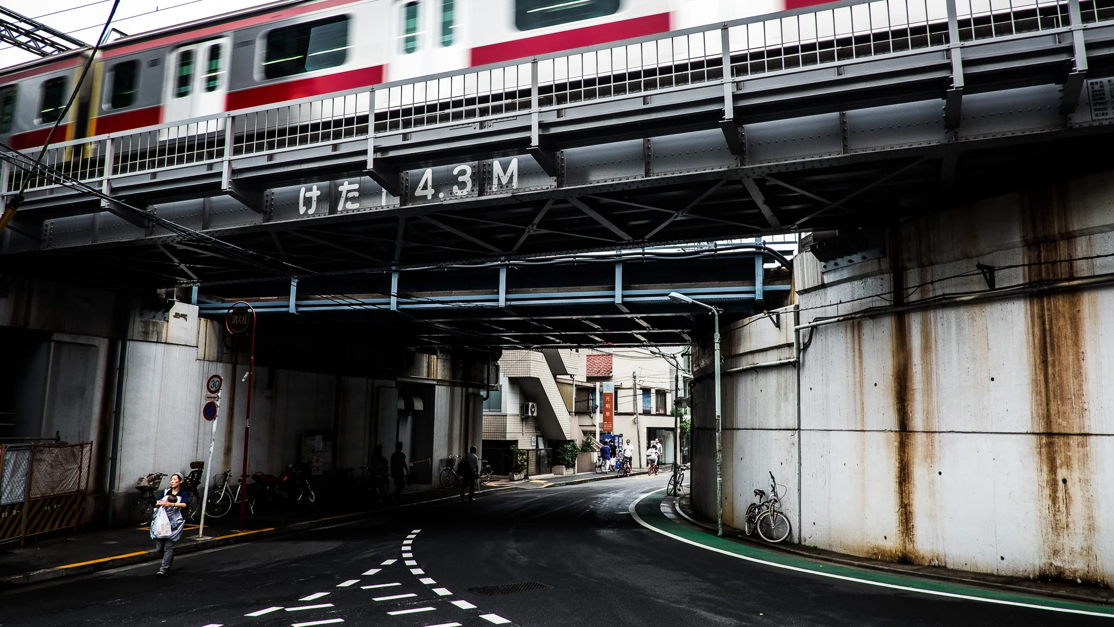 Andrew_Braithwaite_Japan_colour-1-2.jpg