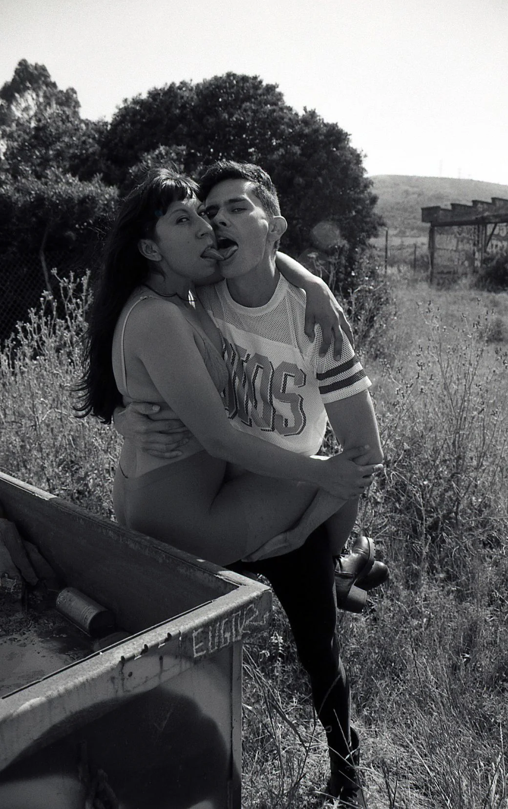 Sal and ViVi leering.jpg