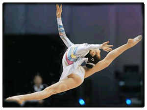 DIANA KWON Diana Kwon was a National Team member 2002 - 2004. Among her achievements are: a gold medal in group at the Nationals in 2000, a 10th place at the Koop Cup 2001 and representing Canada at the Deriugina Cup 2002. She joined the Rhythmic Expressions for the 2004-5 season and competed at the AGG Worlds in Denmark 2005, in Spain 2007, in Toronto 2008 and in Bulgaria 2010. She also performed at the FIG Gala of the World Gymnaestrada 2007. In 2011, she competed and performed at the Koop Cup in Toronto.