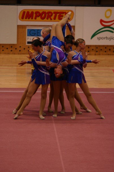 Starting pose from Falling Angels AGG routine, Czech Republic 2014 World Championships