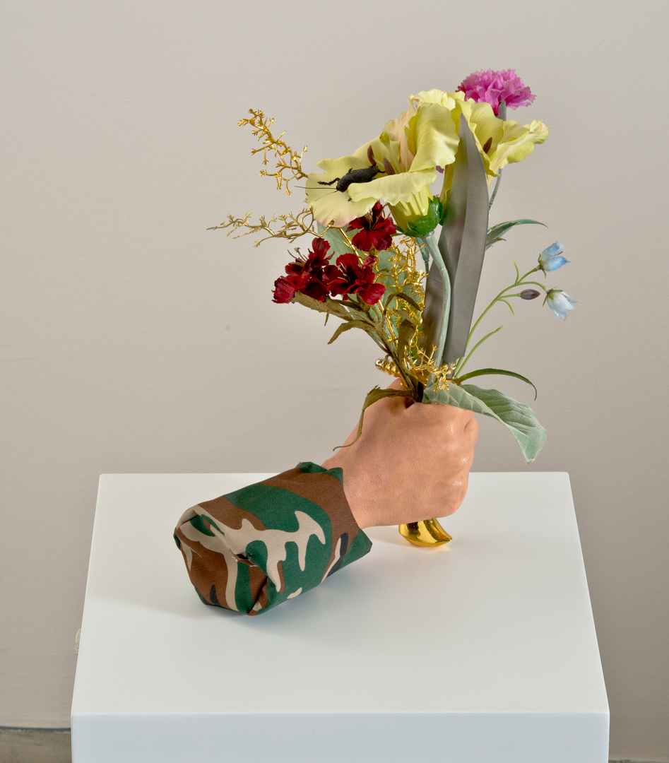  Do You Like Surprises?, 30x23cm(x3), polyester cast and found objects, 2013  (Private Collection) 