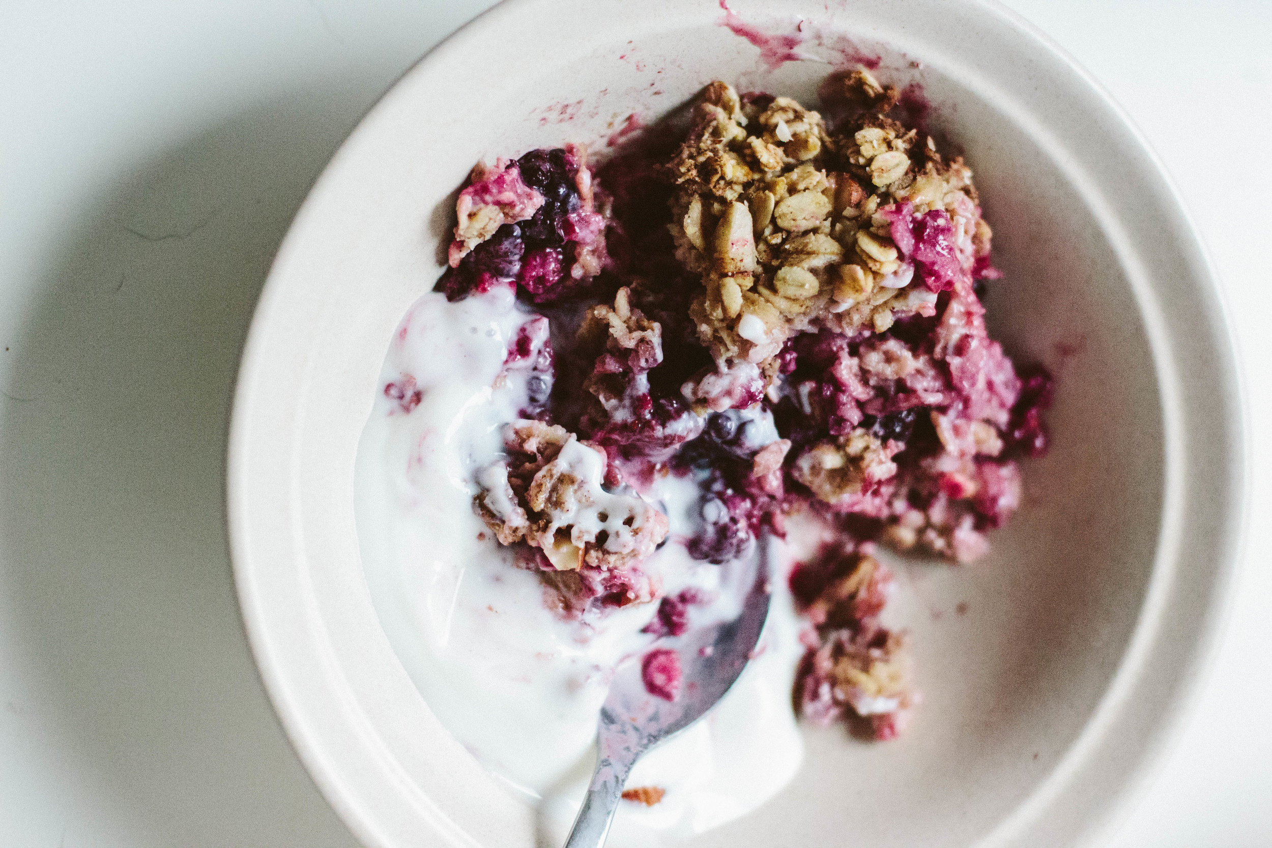 mixed berry baked oatmeal