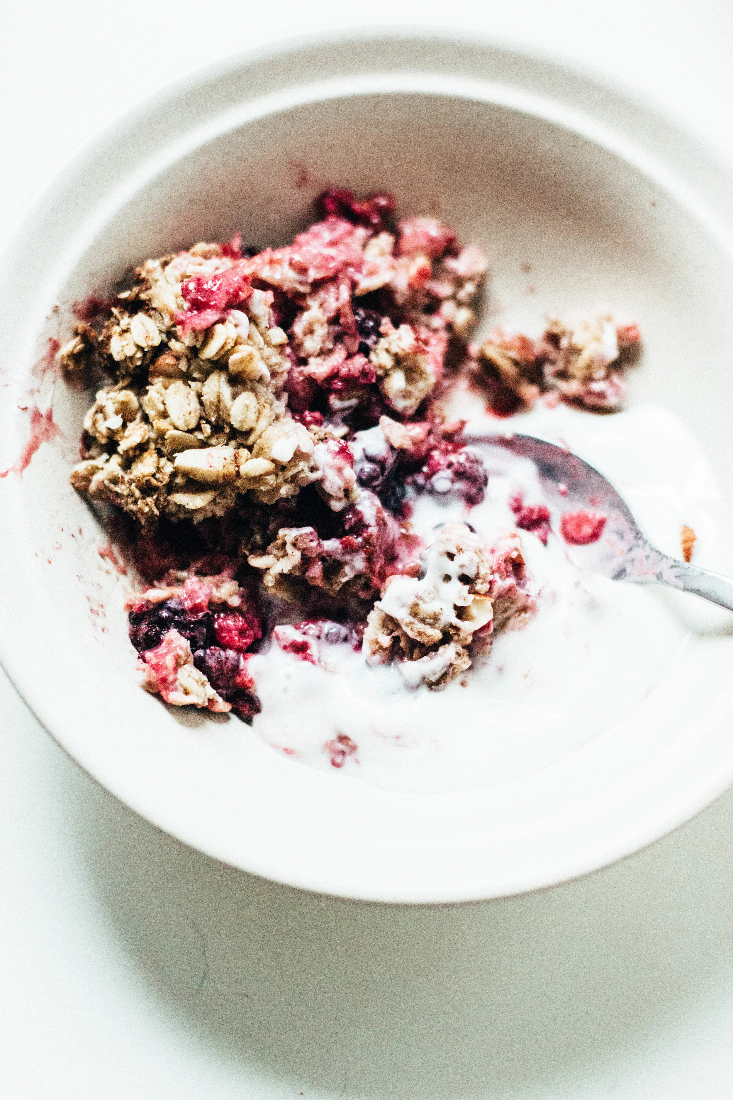 nutmeg and pear | maple-sweetened mixed berry baked oatmeal (gf+dairy free)