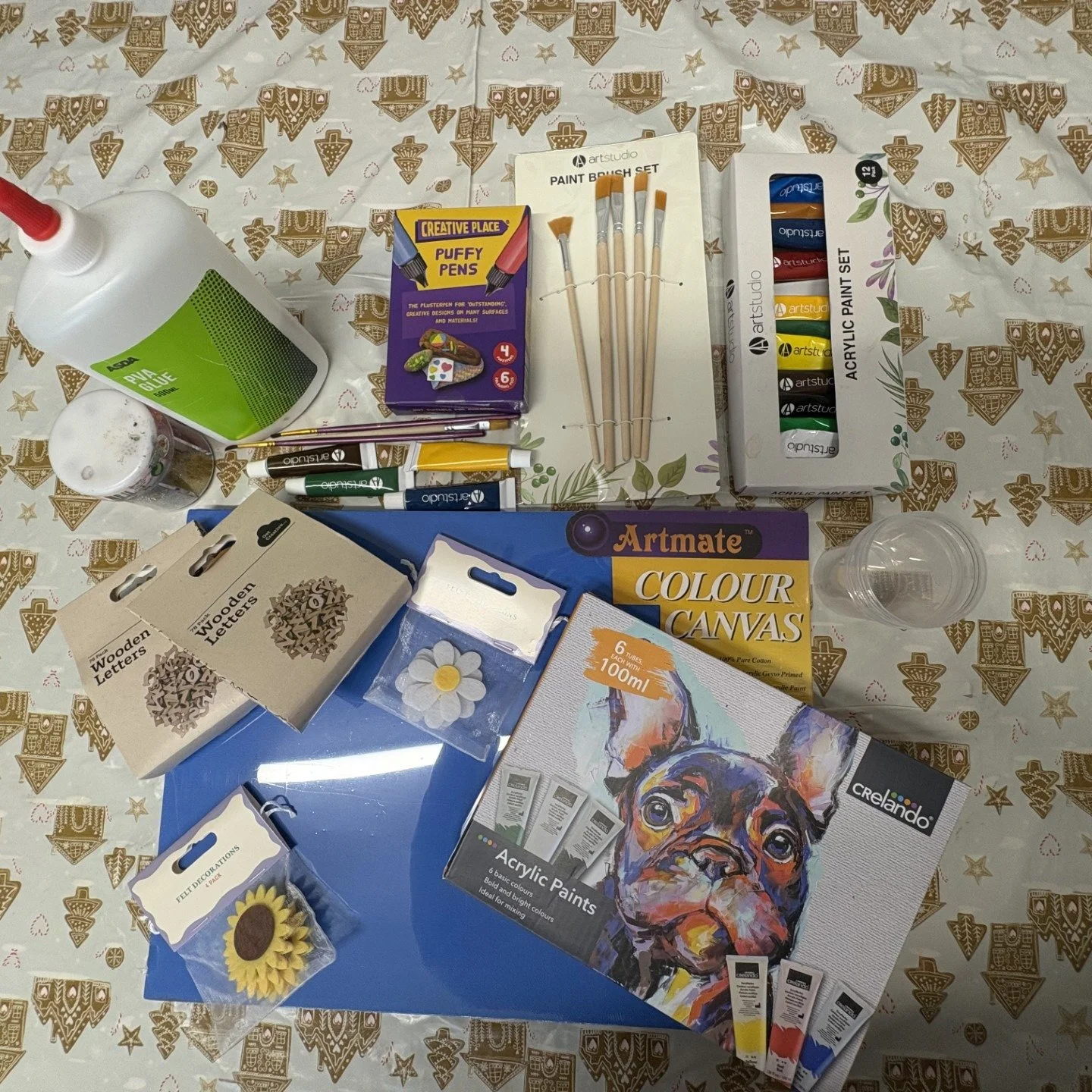 Our Safer Places clients enjoyed a relaxing start to the bank holiday weekend making Scrabble art 💜💙💚