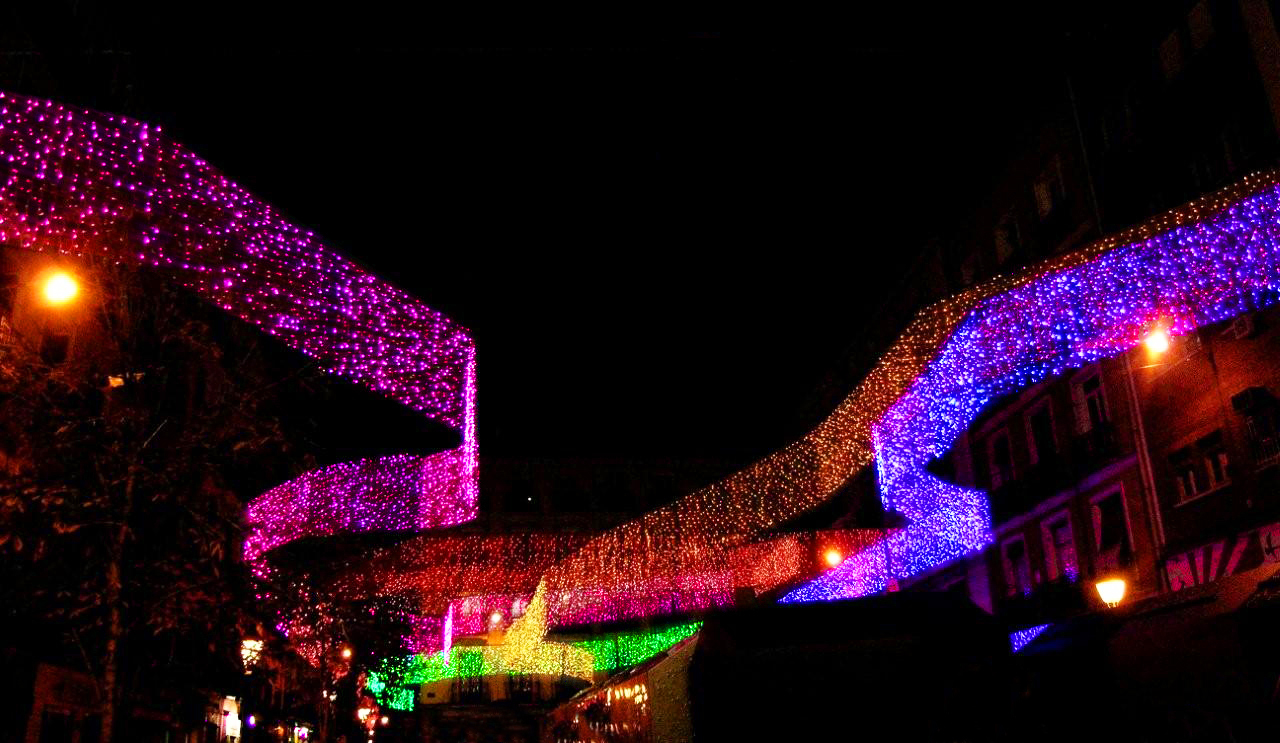 sergio_sebastián_luces navidad_serpentinas_NO_sergio sebastián 2.jpg