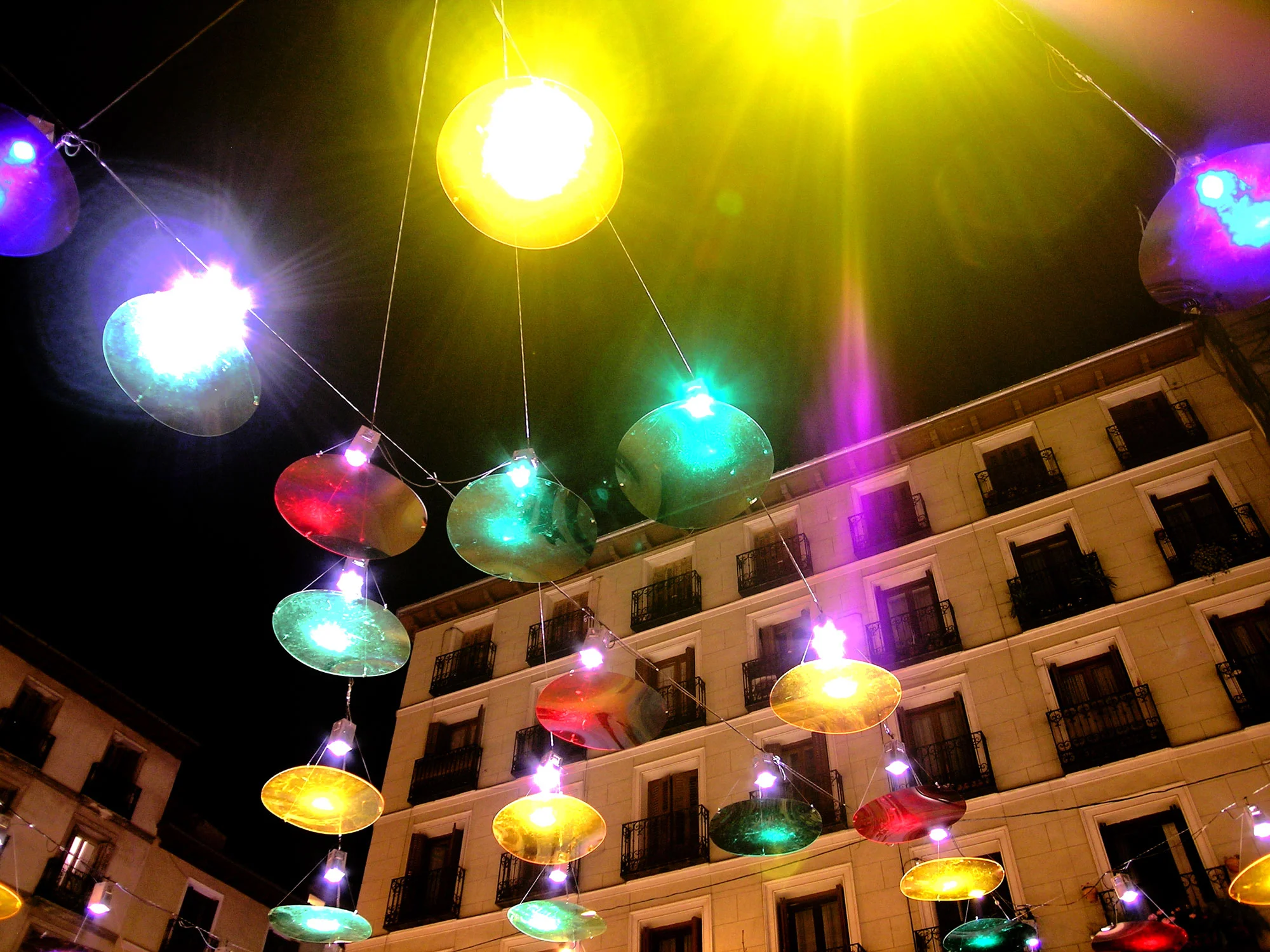 sergio_sebastián_luces navidad_confetti_08.JPG