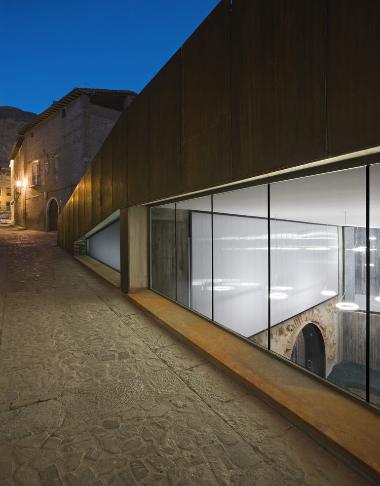 A museum opened to the street, that shows to the citizen the richness of his own past.