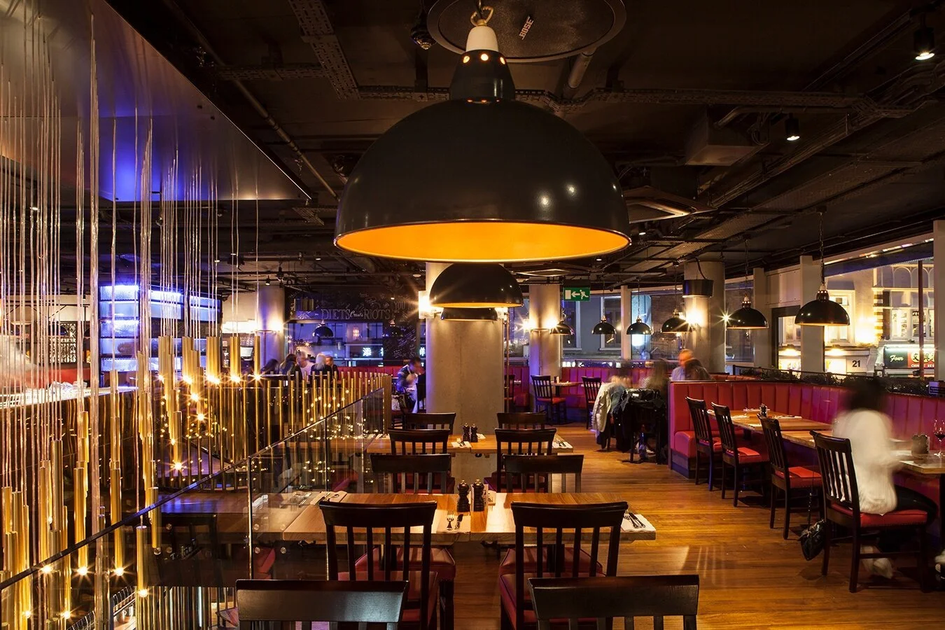 W Hotel Burger and Lobster restaurant tables- project management, quantity surveying and cdm services