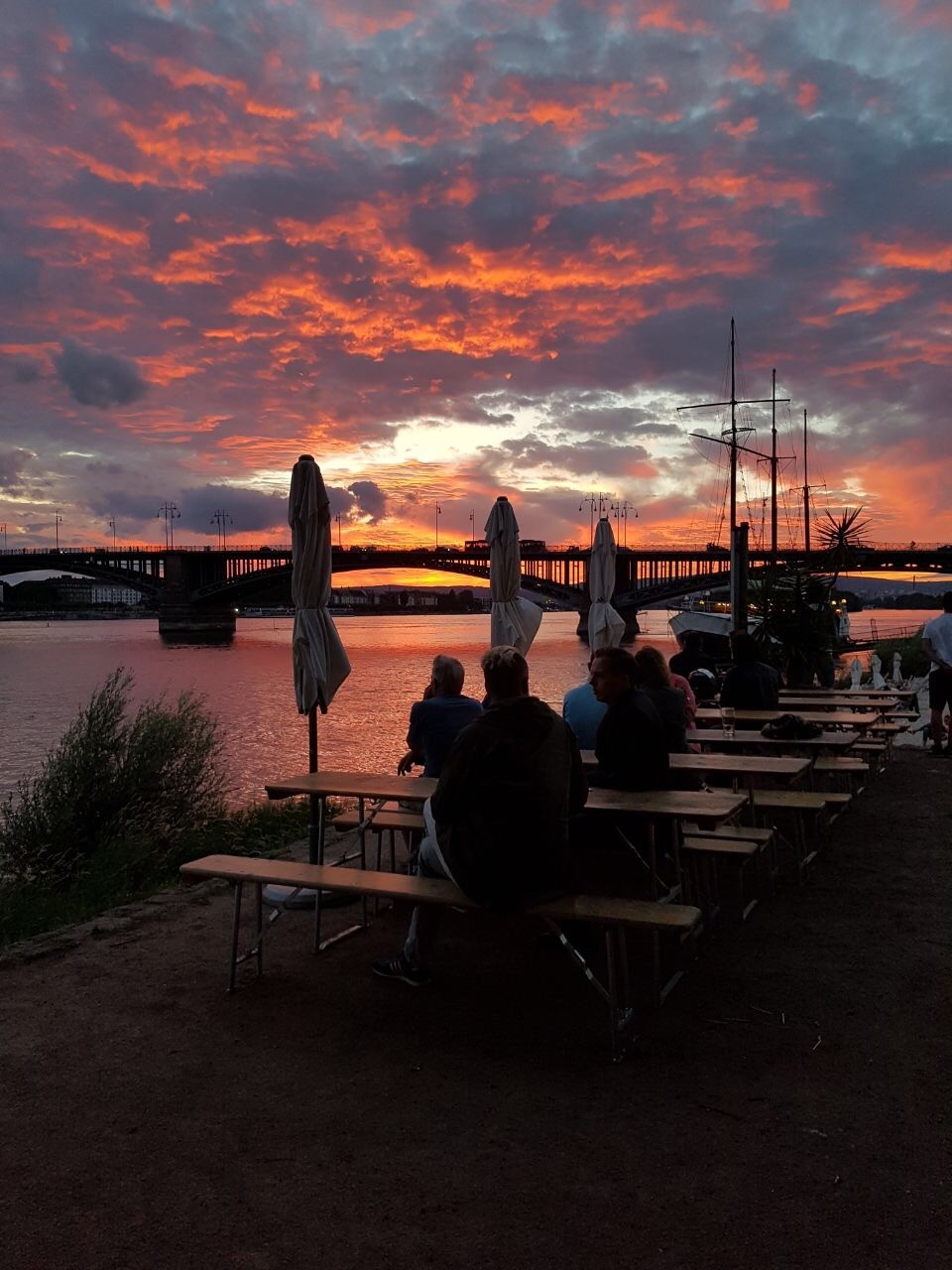 biergarten bruecke.jpg