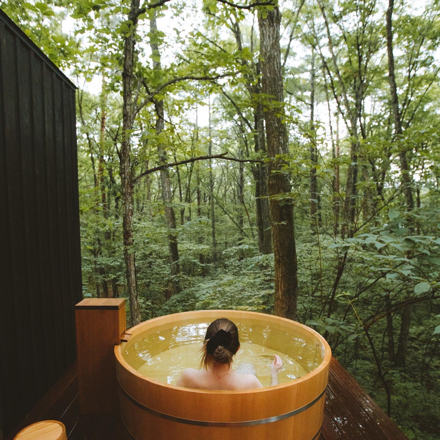 Hinoki bath / Tree bath 

Photo by @hikaru_takezawa