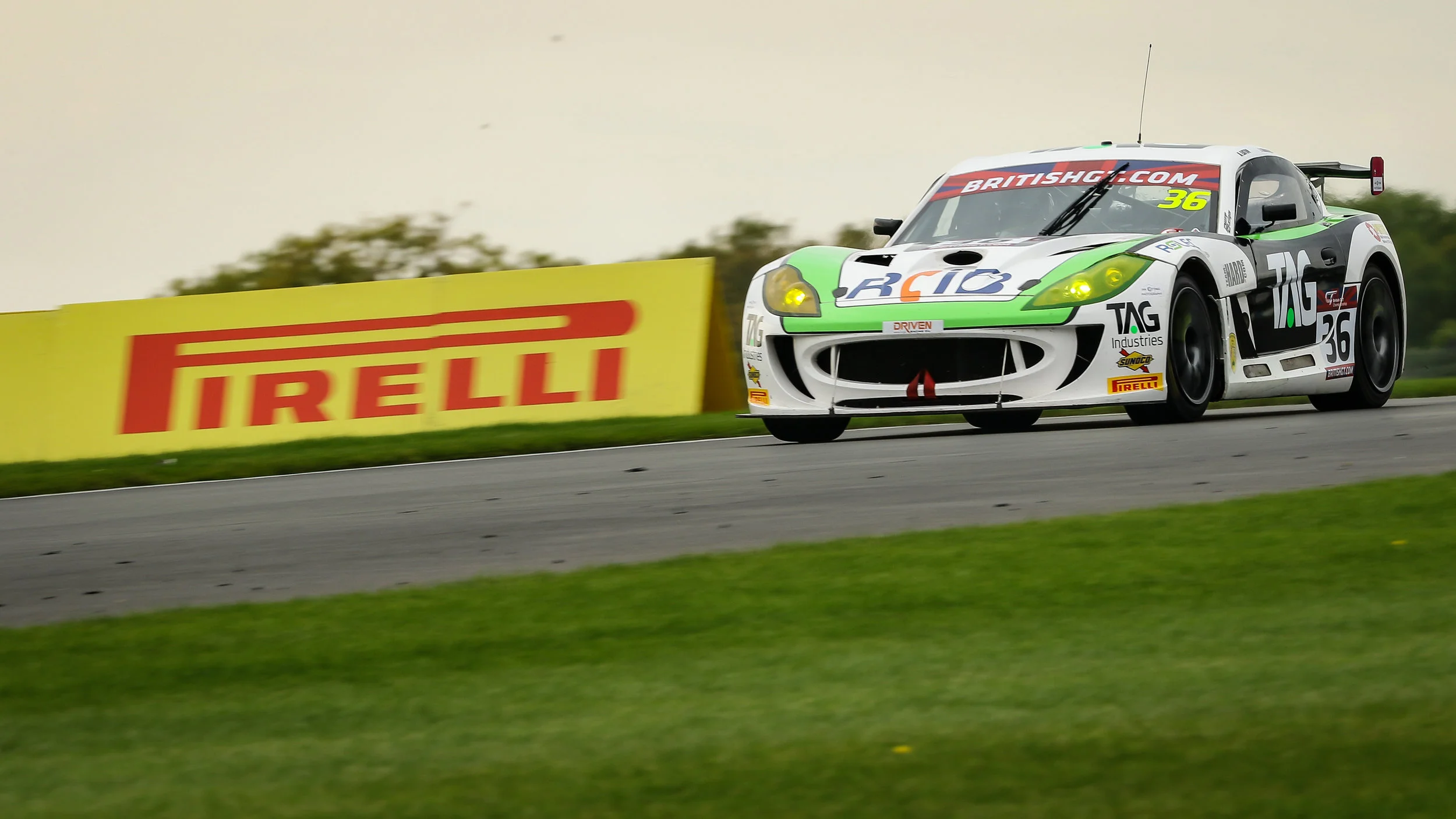 Brit GT r-33.jpg