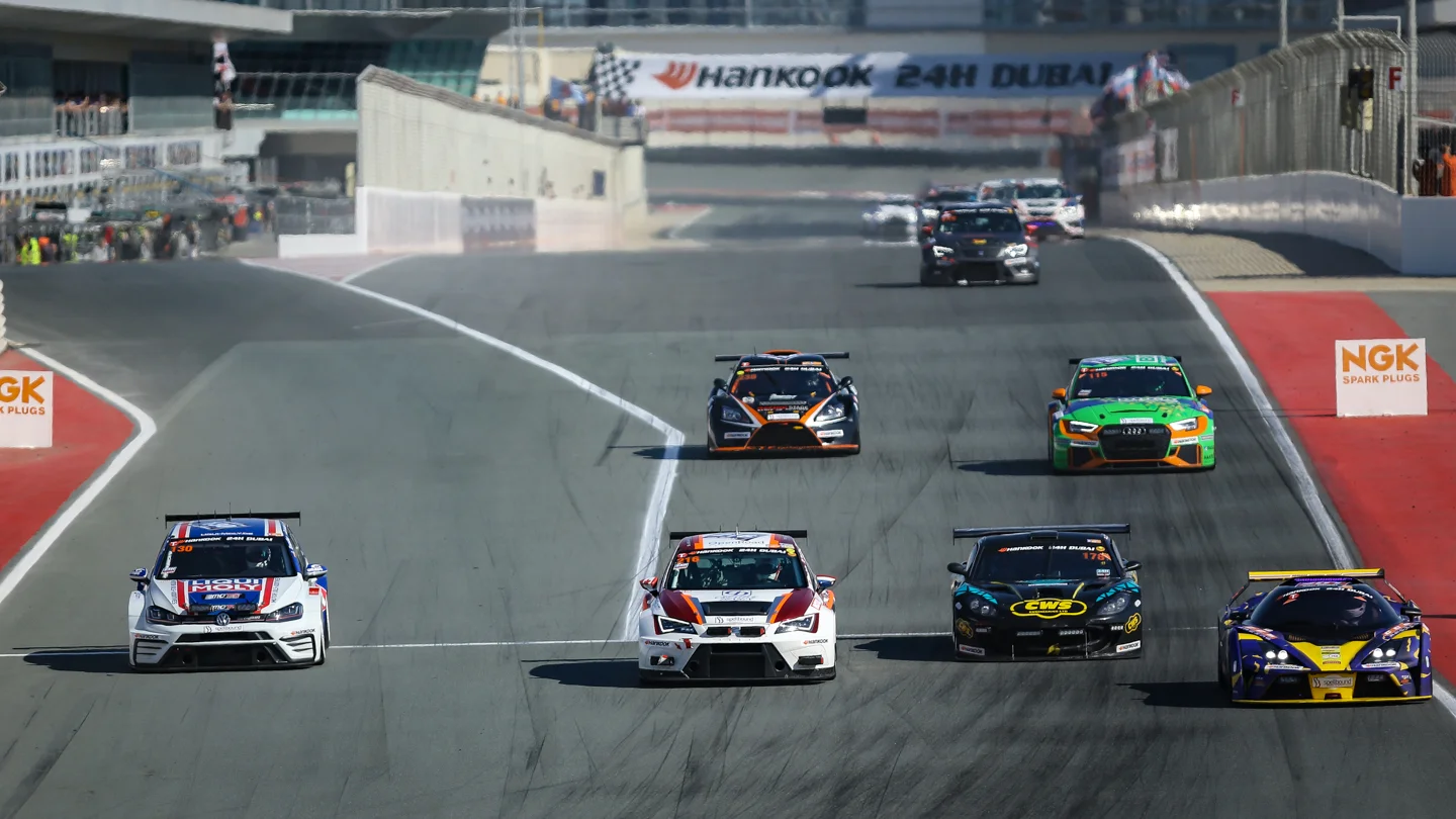D 24h raceday-14.jpg