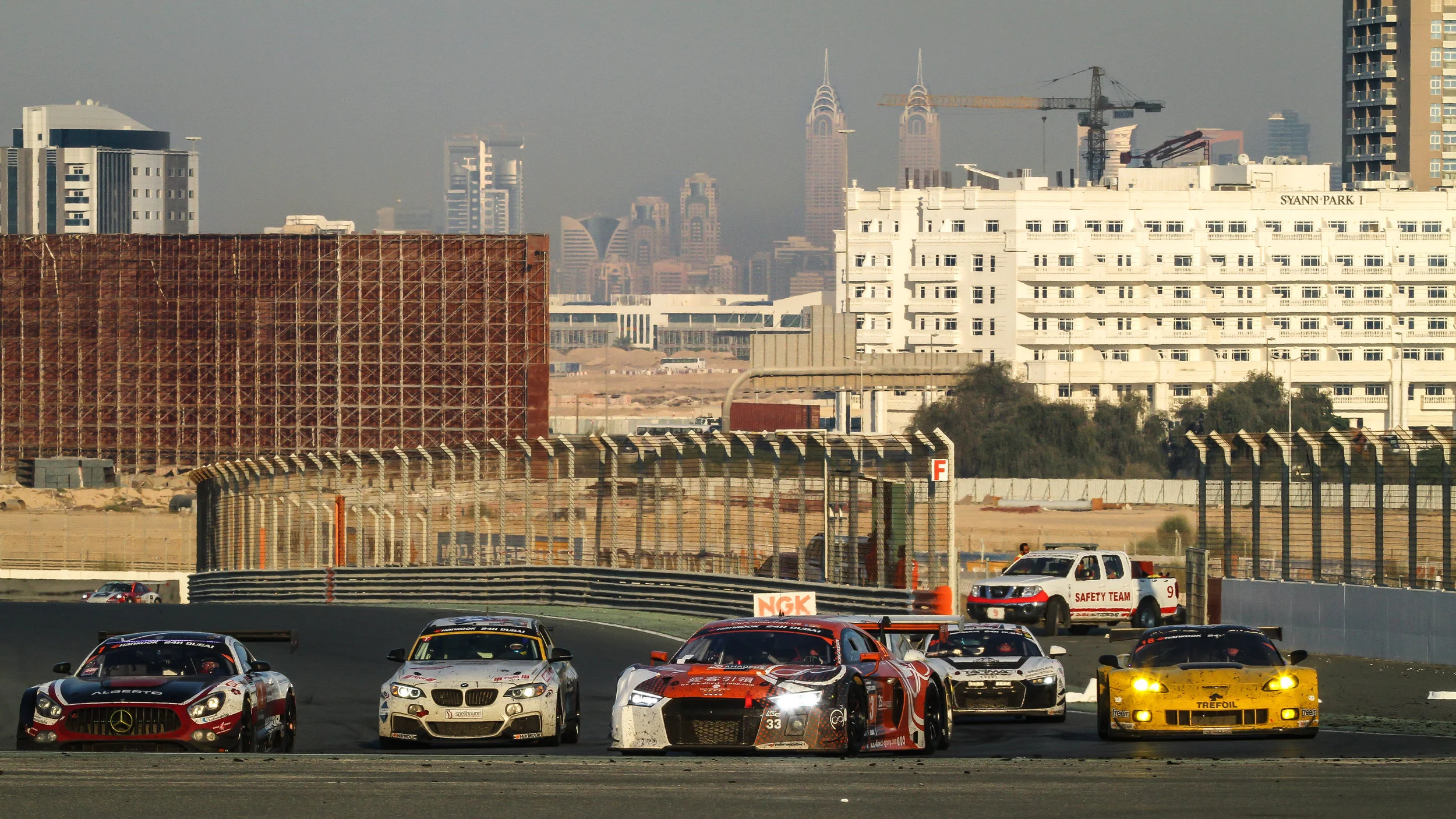 D 24h raceday website-9.jpg