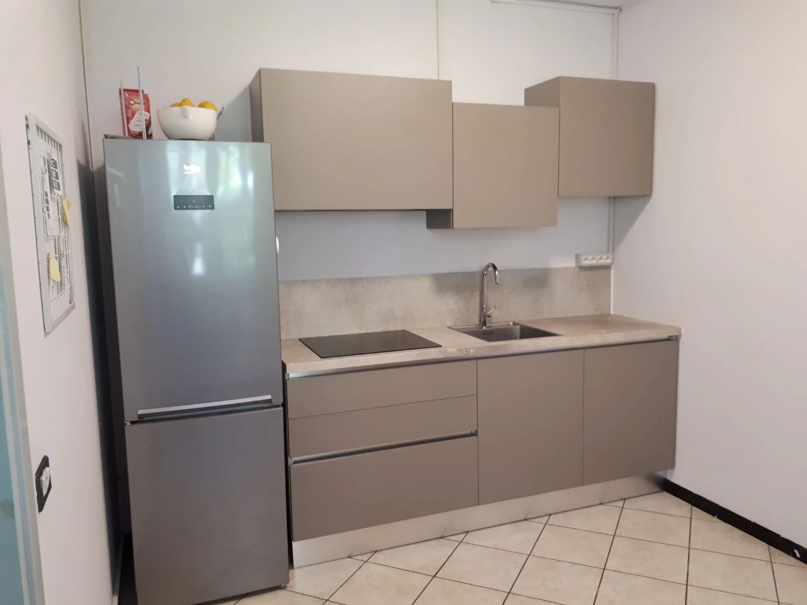 Cucina realizzato da noi rcm arredamenti.JPG