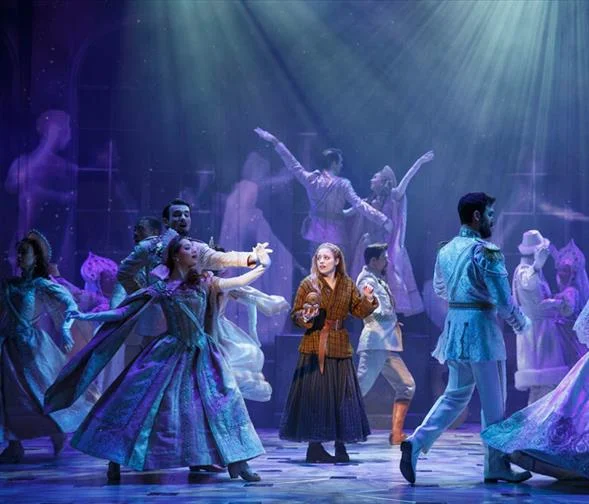 How Ghosts Come Alive In 'Anastasia'