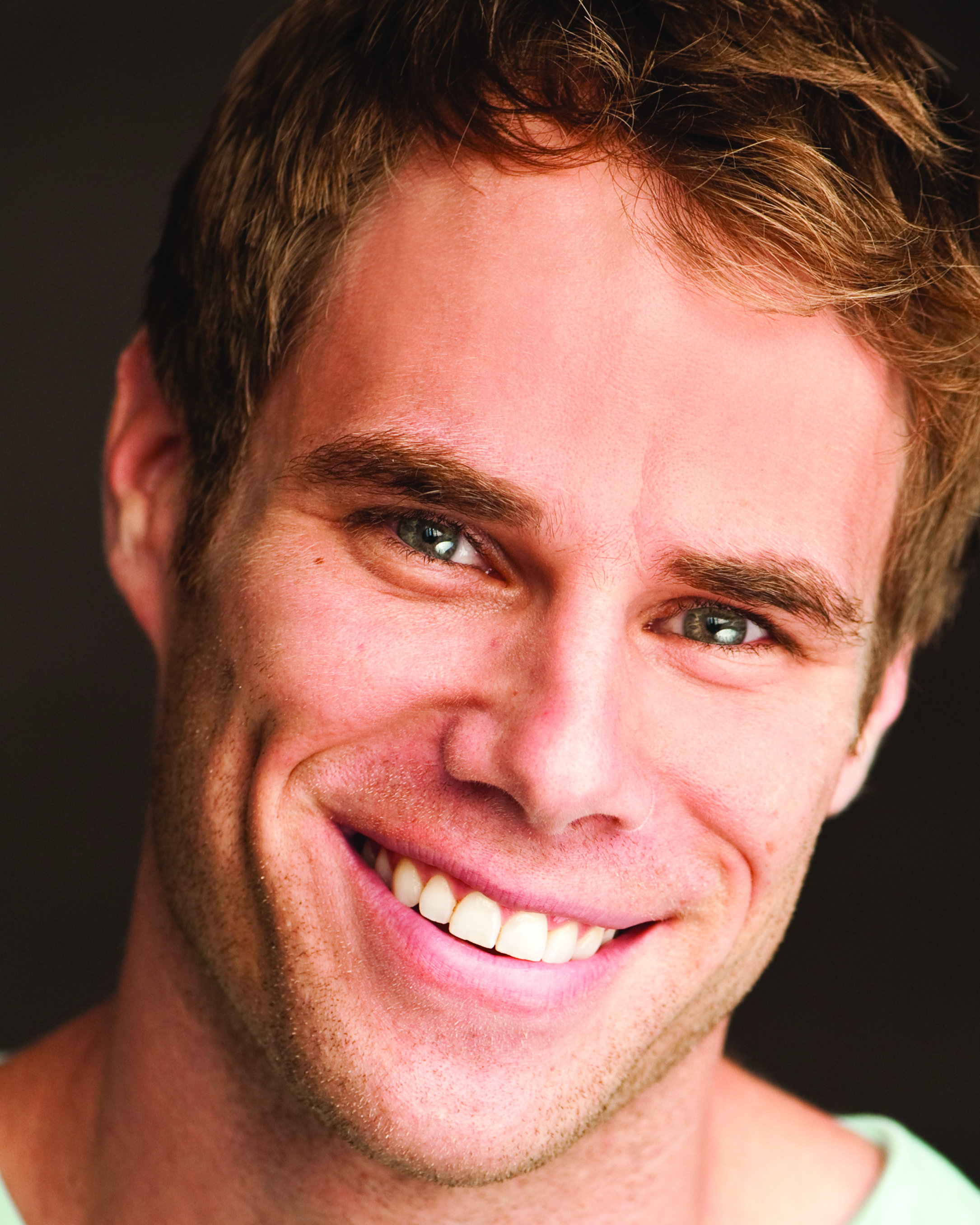Jenn Harris, Matthew Wilkas To Host Ct Critics Awards