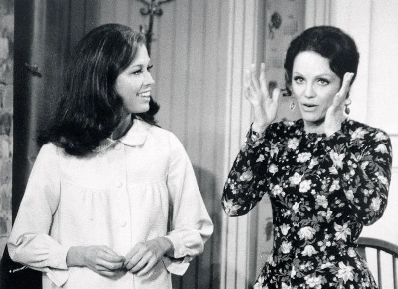 A 2003 Chat With Valerie Harper About 'The Allergists's Wife,' Rhoda  