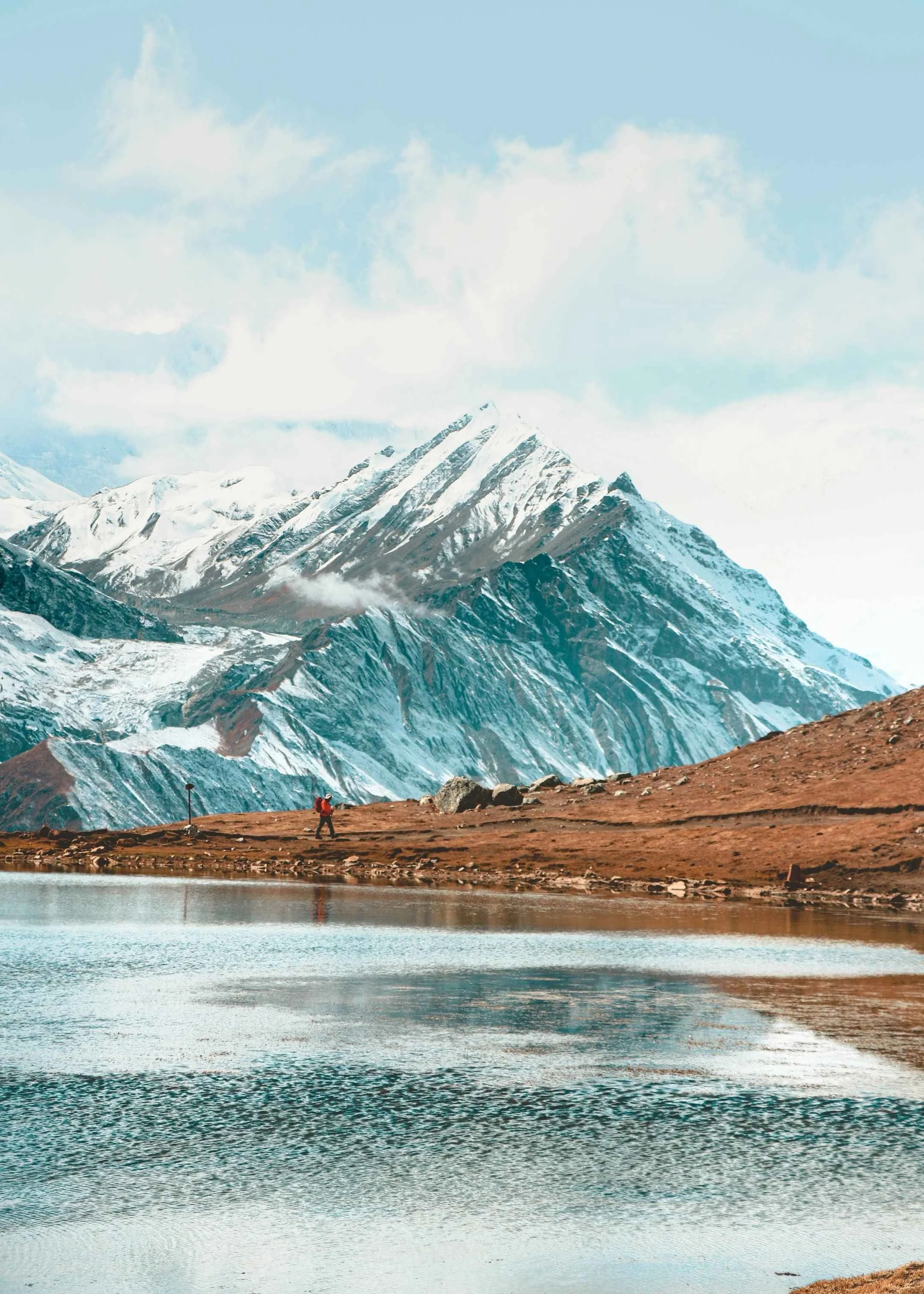le lac tilicho, sur l'itinéraire du tour des annapurnas au Népal