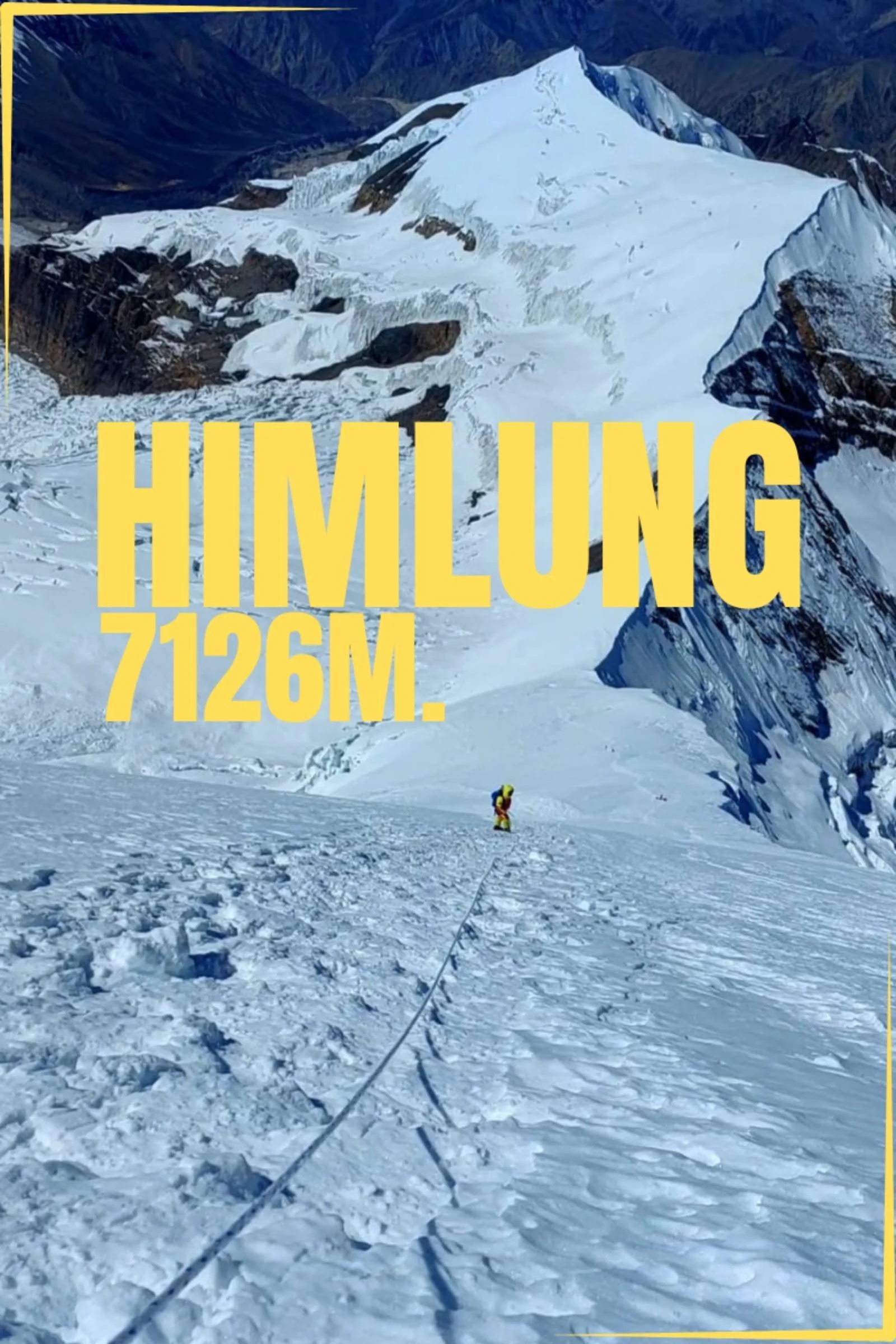grimpeur sur les pentes de l'himlung, en pleine ascension.