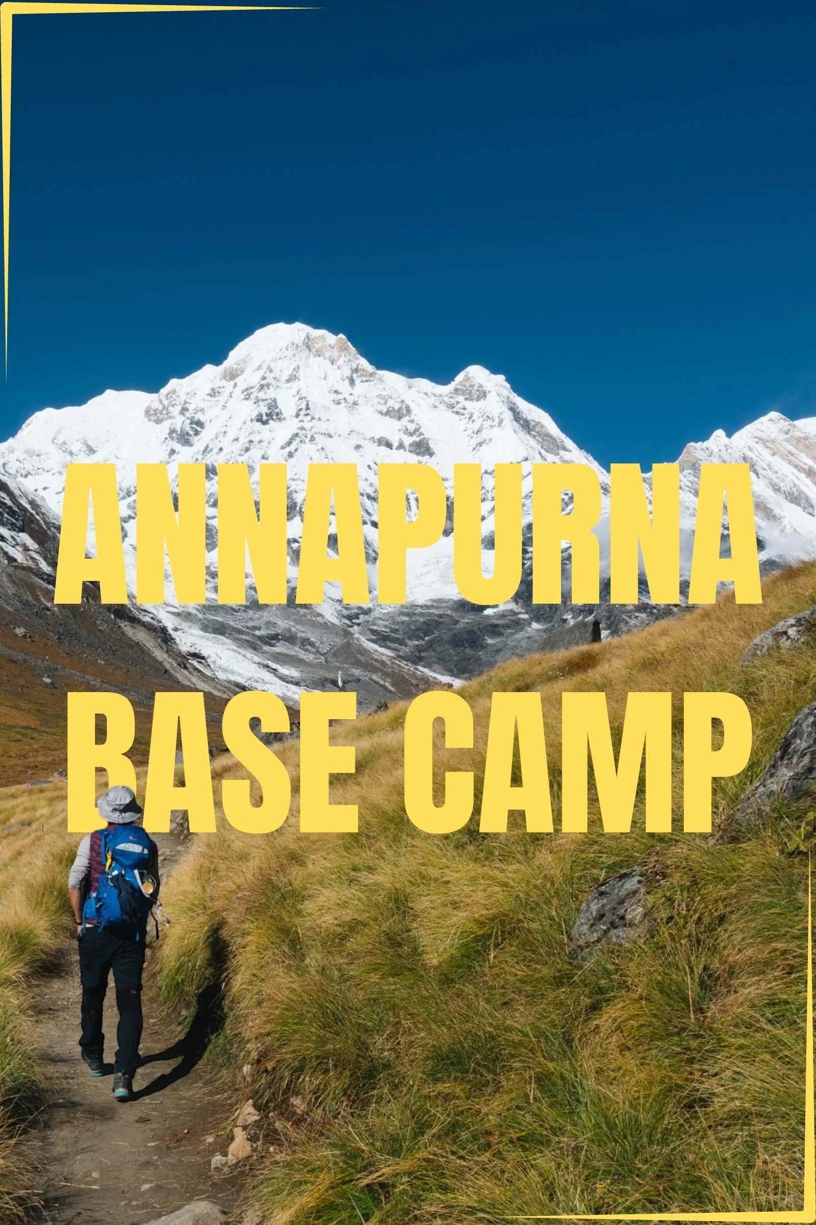marcheur sur un sentier en route vers le camp de base des annapurnas au Népal
