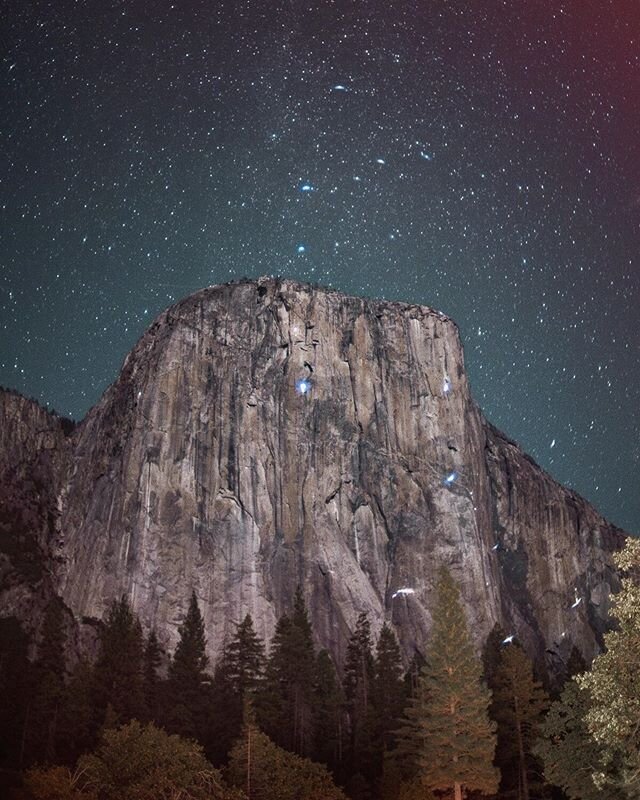 Last fall in Yosemite - -
.
.
.
.
.
.
#yosemite #nationalpark #moutains #nature #star #night #stargazing #roadtrip