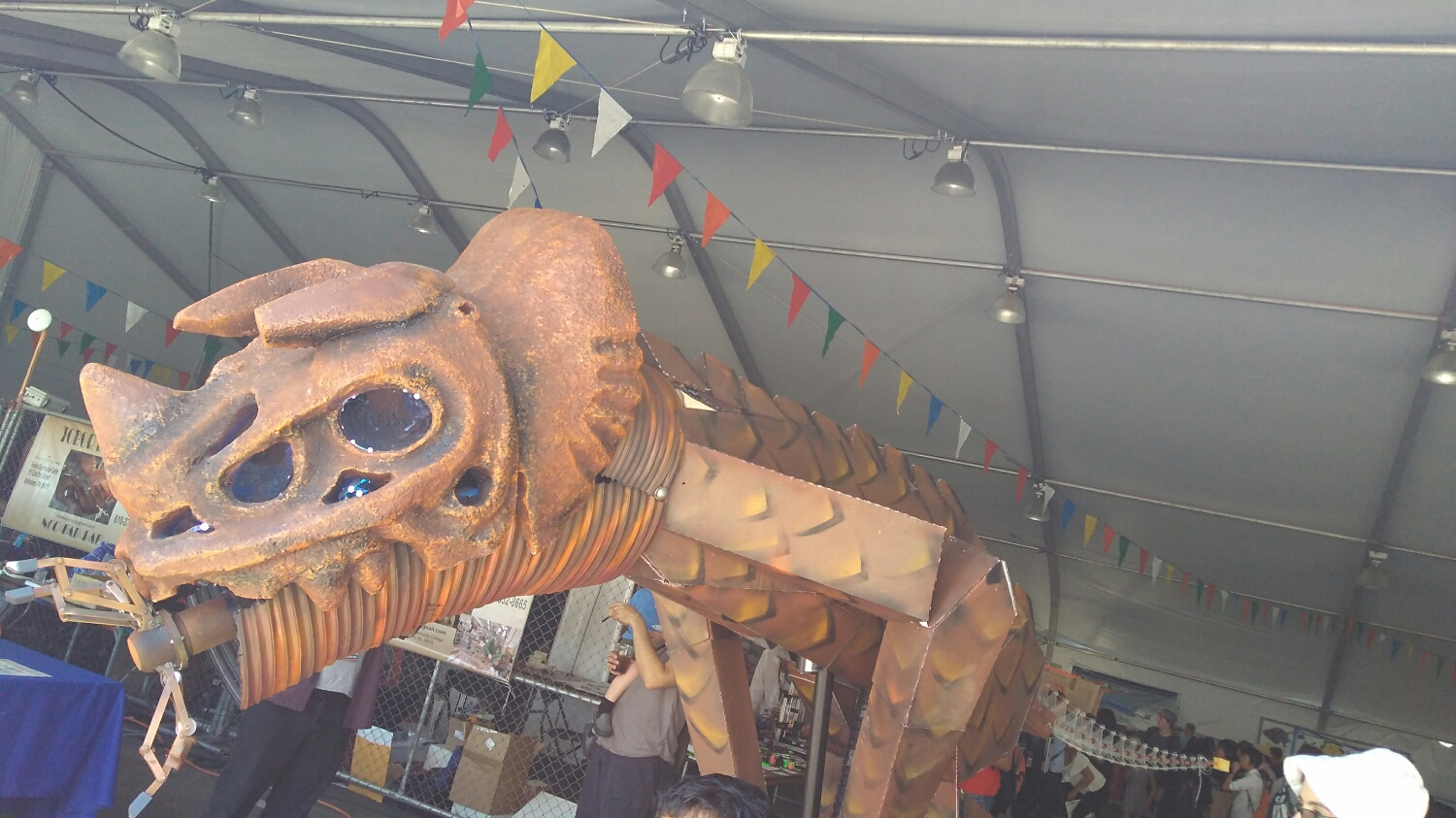 This whole dinosaur is being controlled by a Nintendo power glove