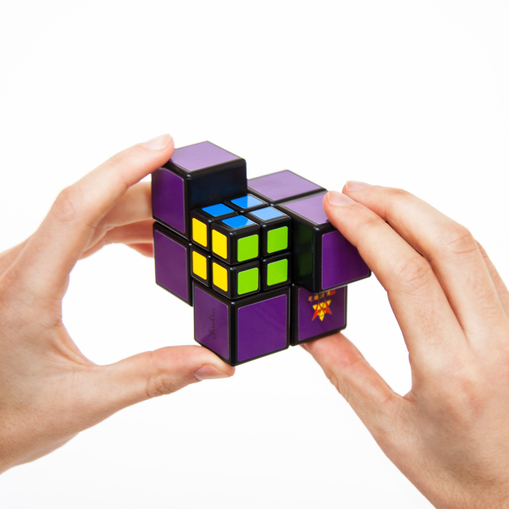 PocketCube-Hands01.jpg