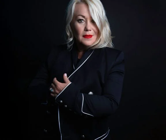 Jann-Arden-576x486.jpg