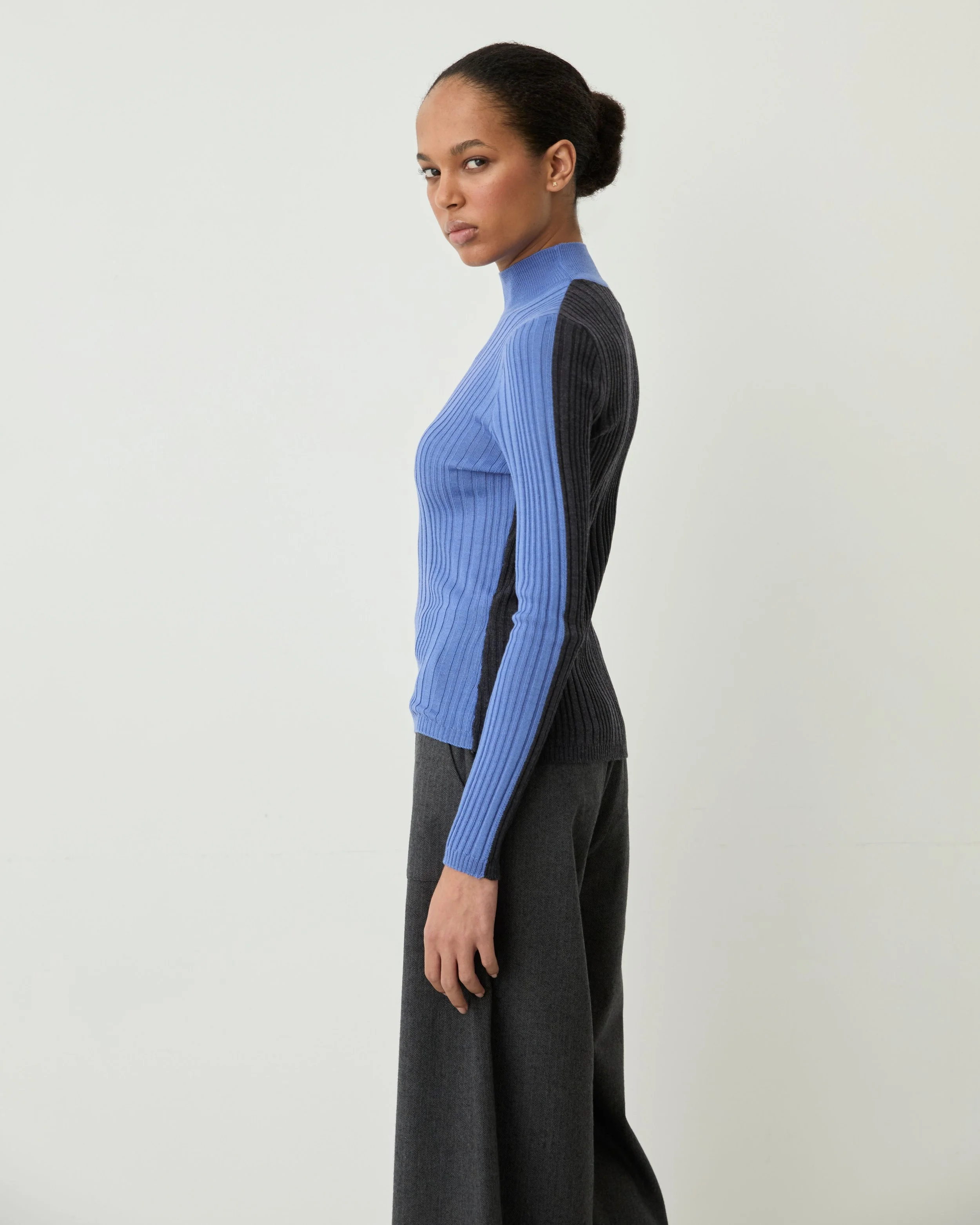 Dividibi Sweater_Blue Lavender Charcoal5.jpg
