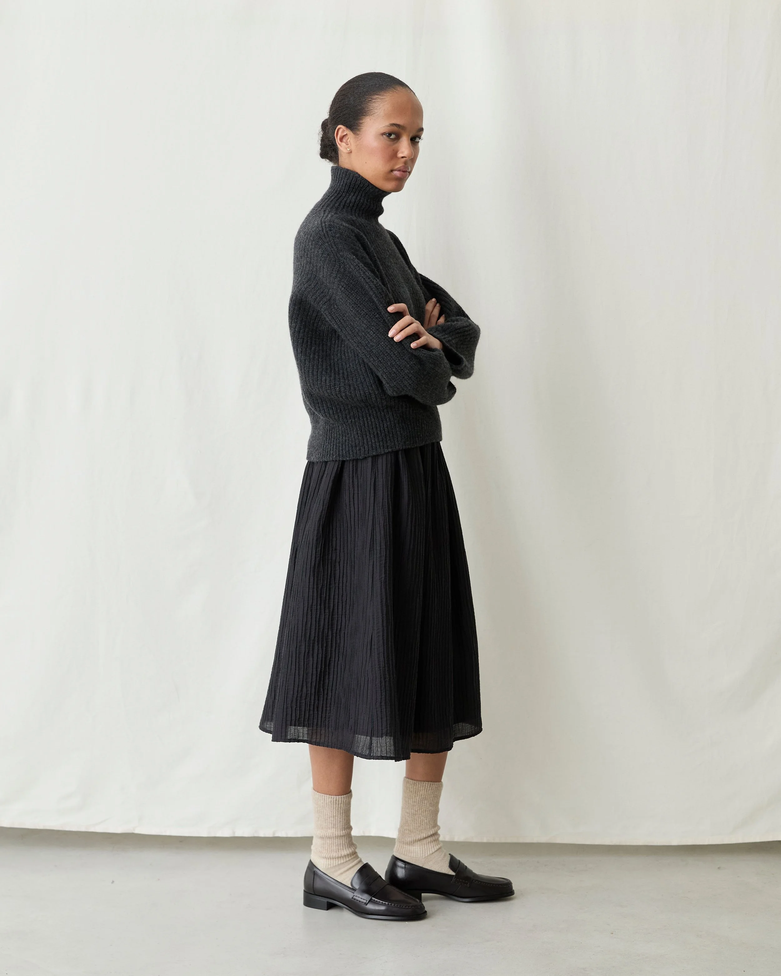 Derris Sweater_Charcoal1.jpg