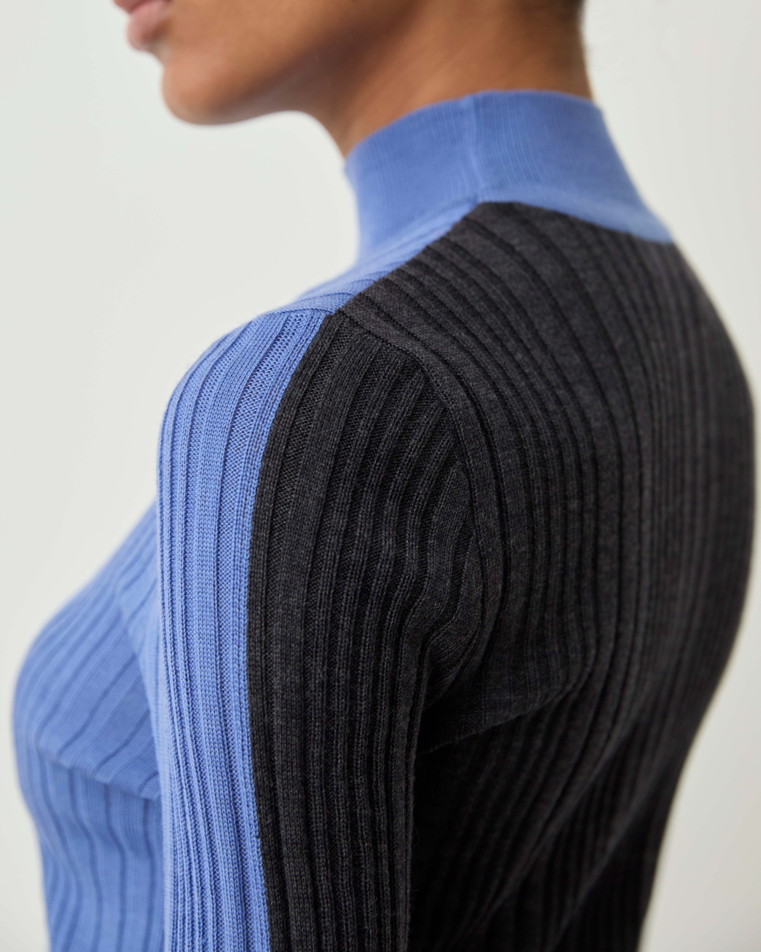 Dividibi Sweater_Blue Lavender Charcoal4.jpg