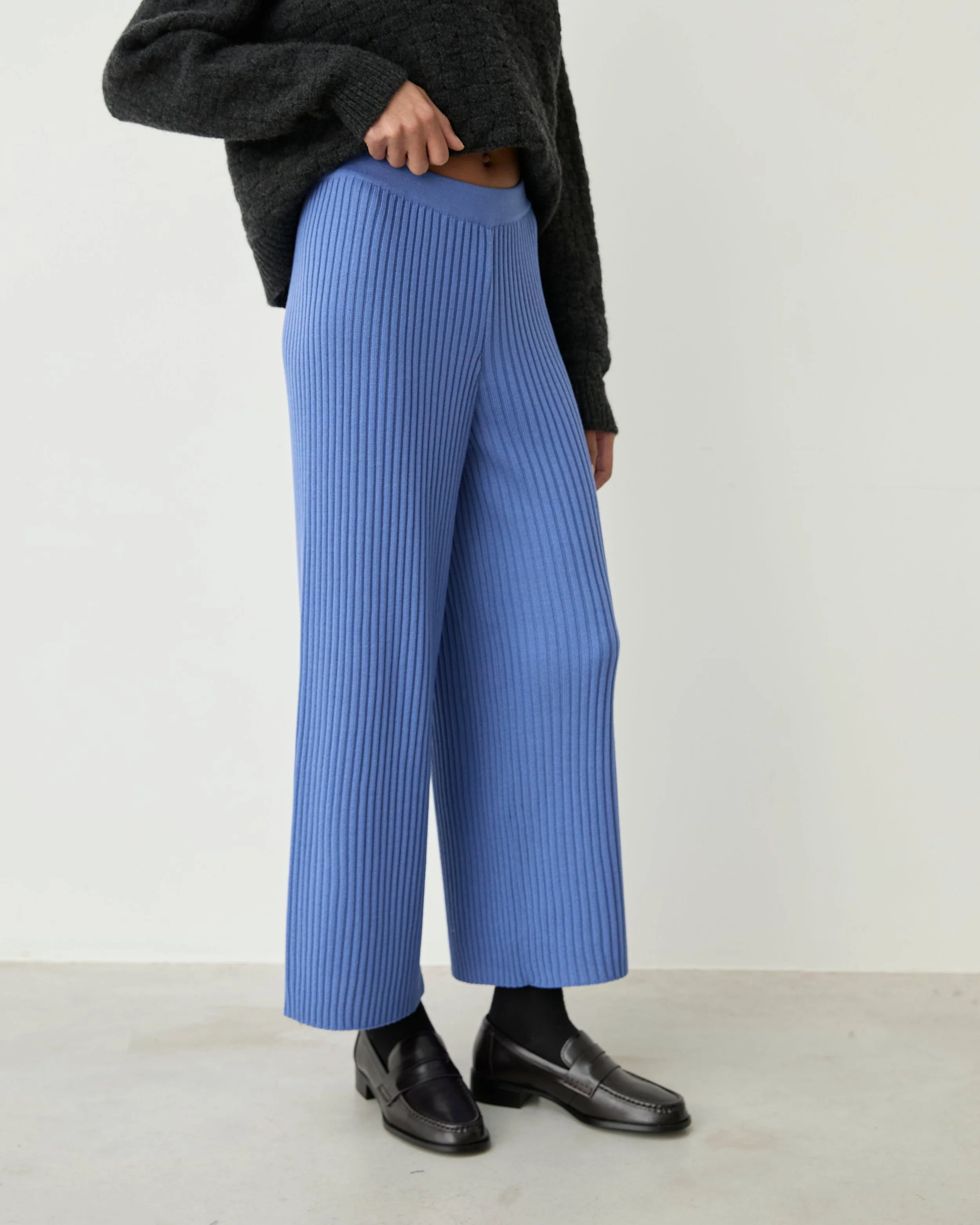 Ofelia Trousers_Blue Lavender4.jpg