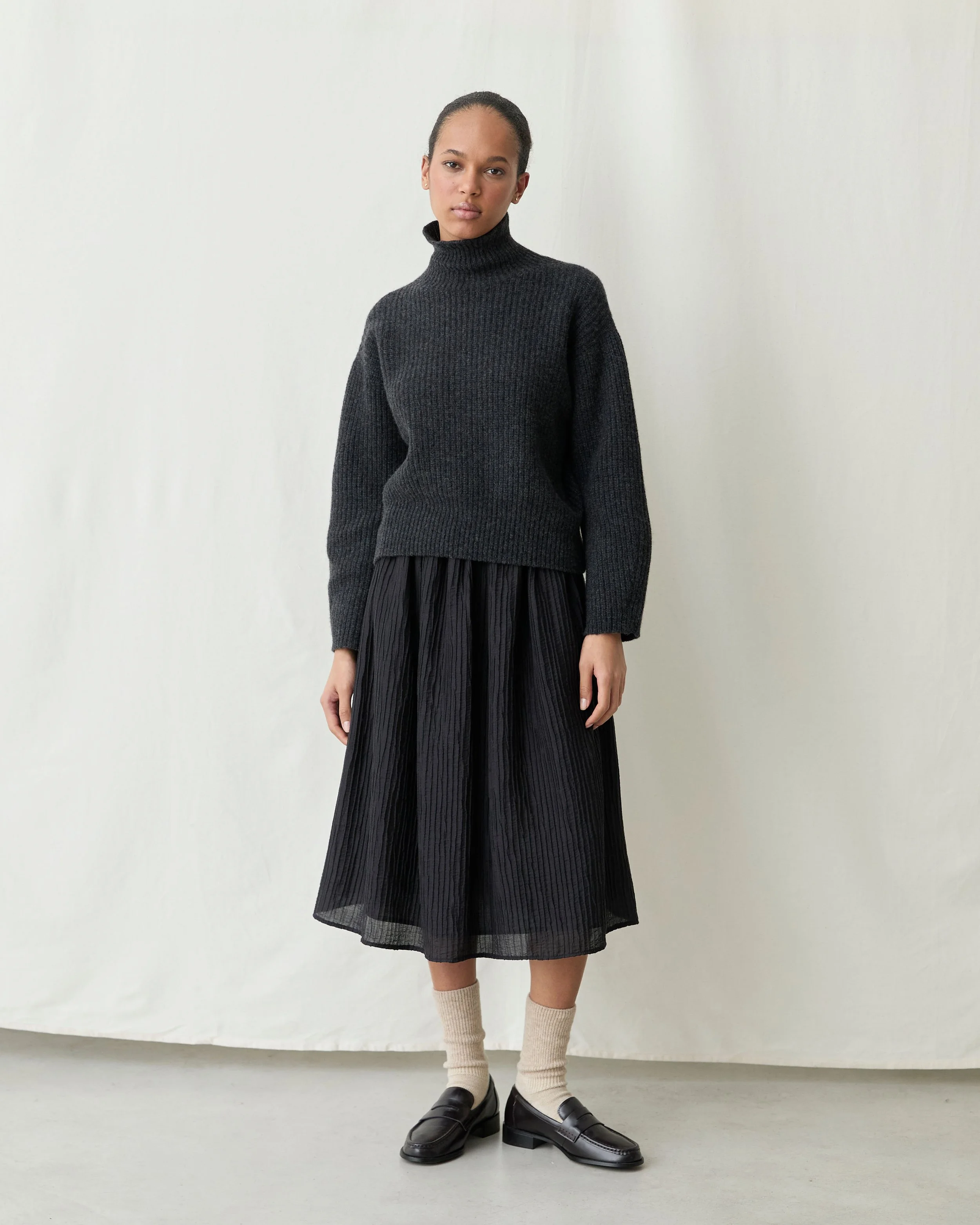 Derris Sweater_Charcoal.jpg