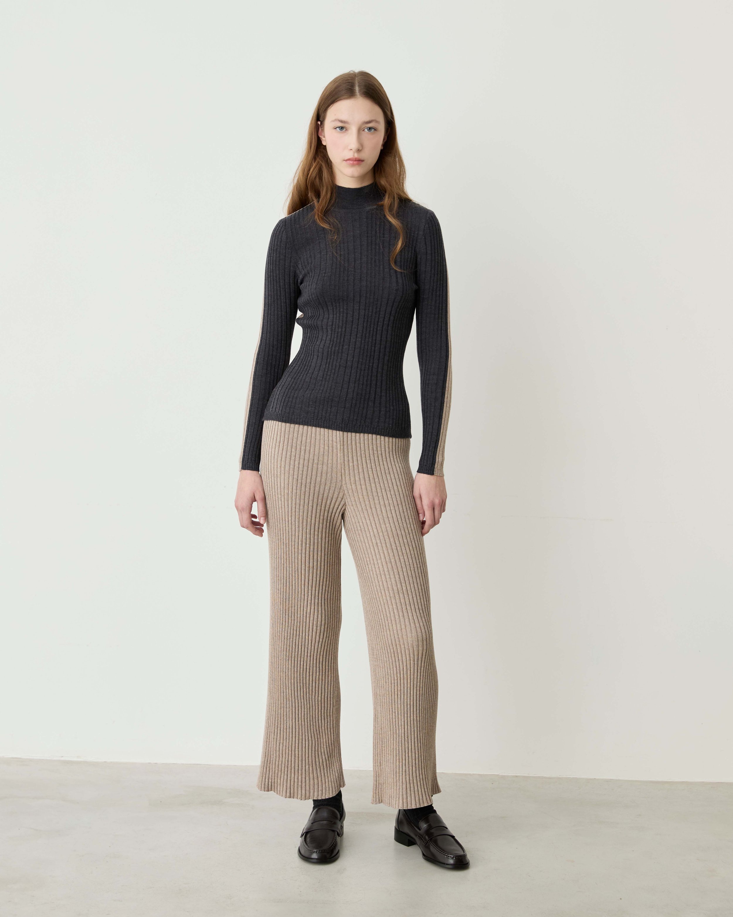 Dividibi Sweater_CharcoalGreige.jpg