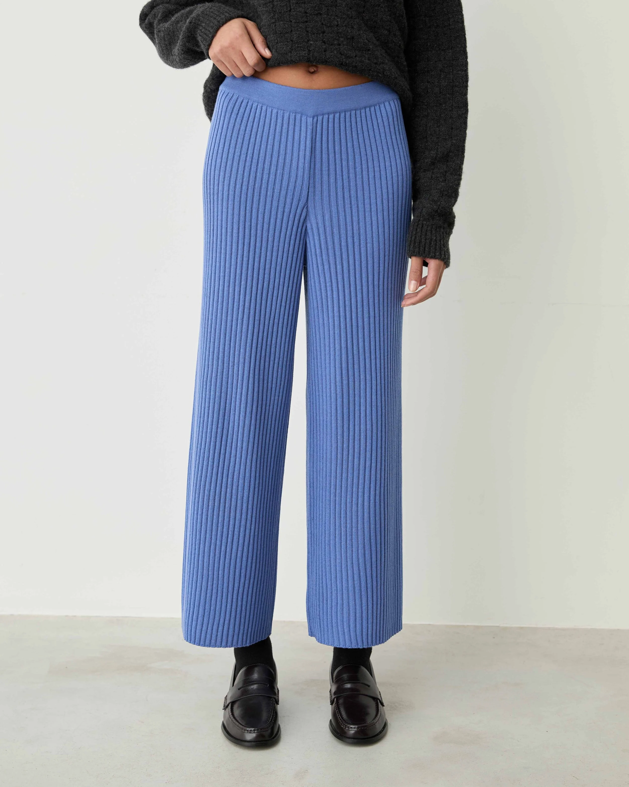 Ofelia Trousers_Blue Lavender3.jpg