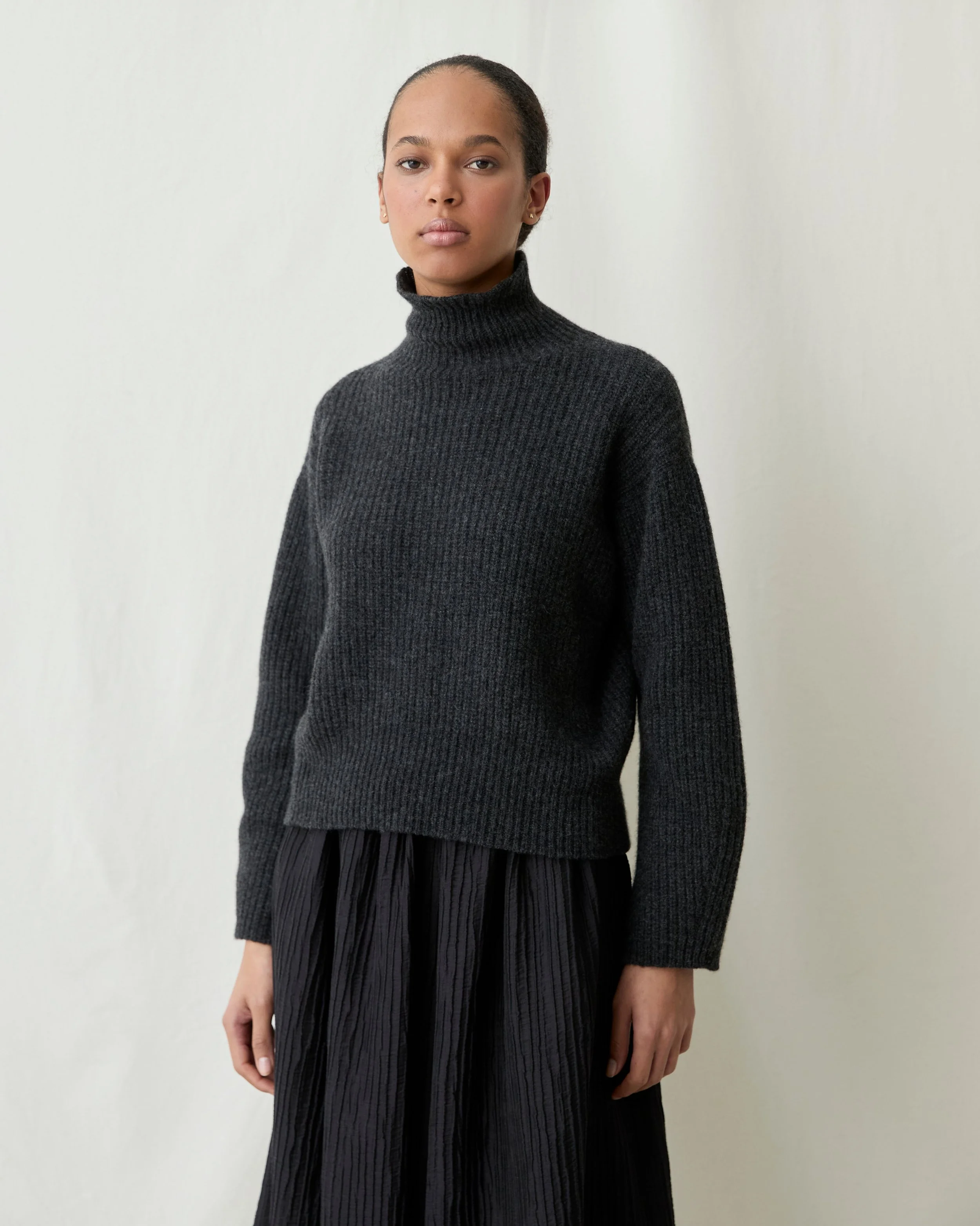 Derris Sweater_Charcoal5.jpg